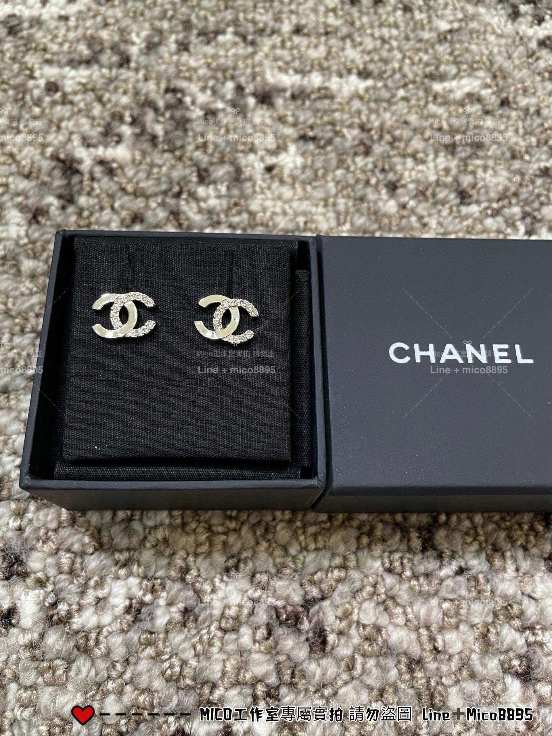 CHANEL | 半鑽拼接式基礎款金色耳釘/耳環