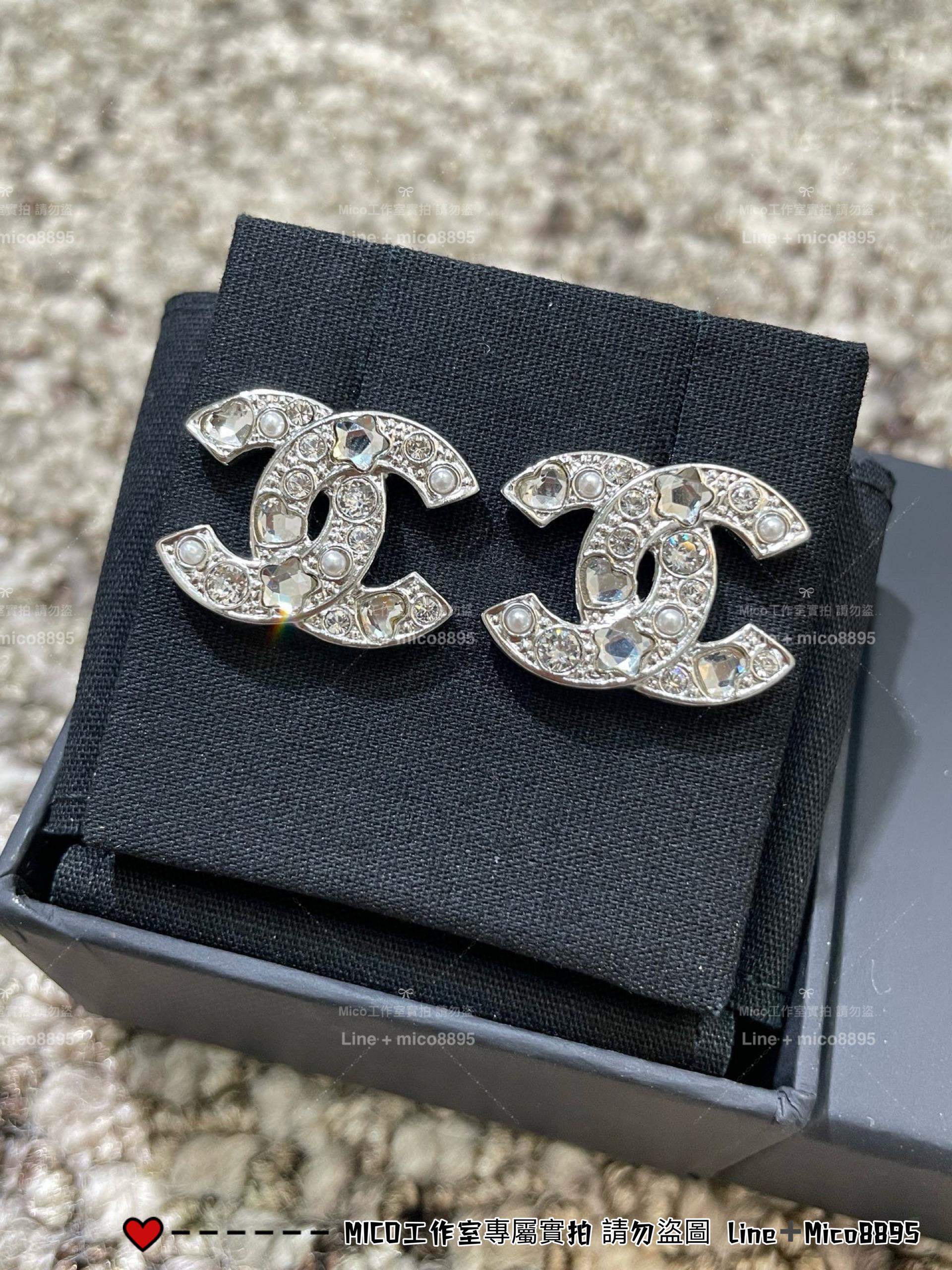 CHANEL | 日常佩戴款 愛心 星星 水鑽銀色耳釘/耳環 細節非常精緻
