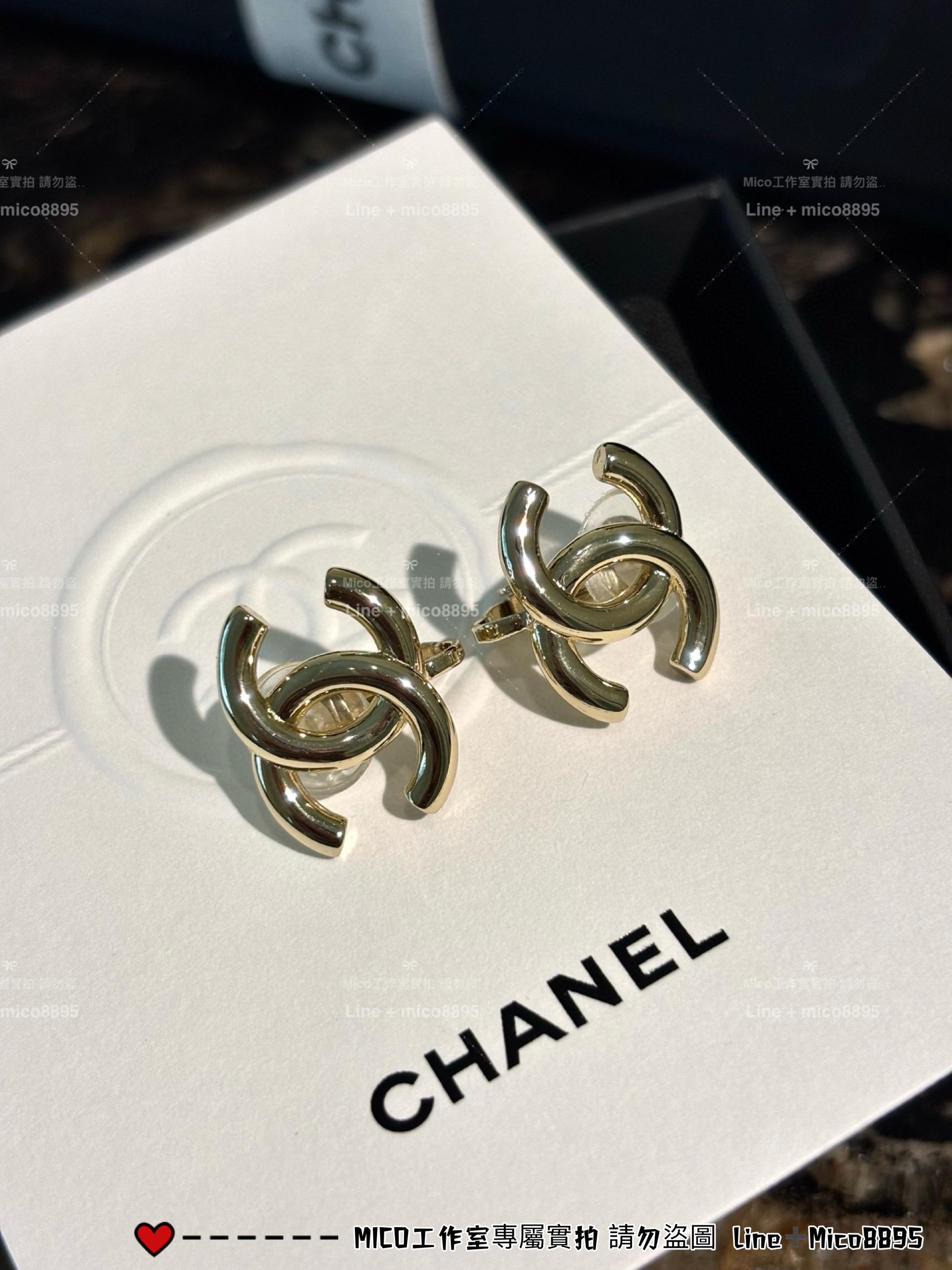 CHANEL | 日常配戴款 耳夾款 立體光面素金雙C耳夾/耳環