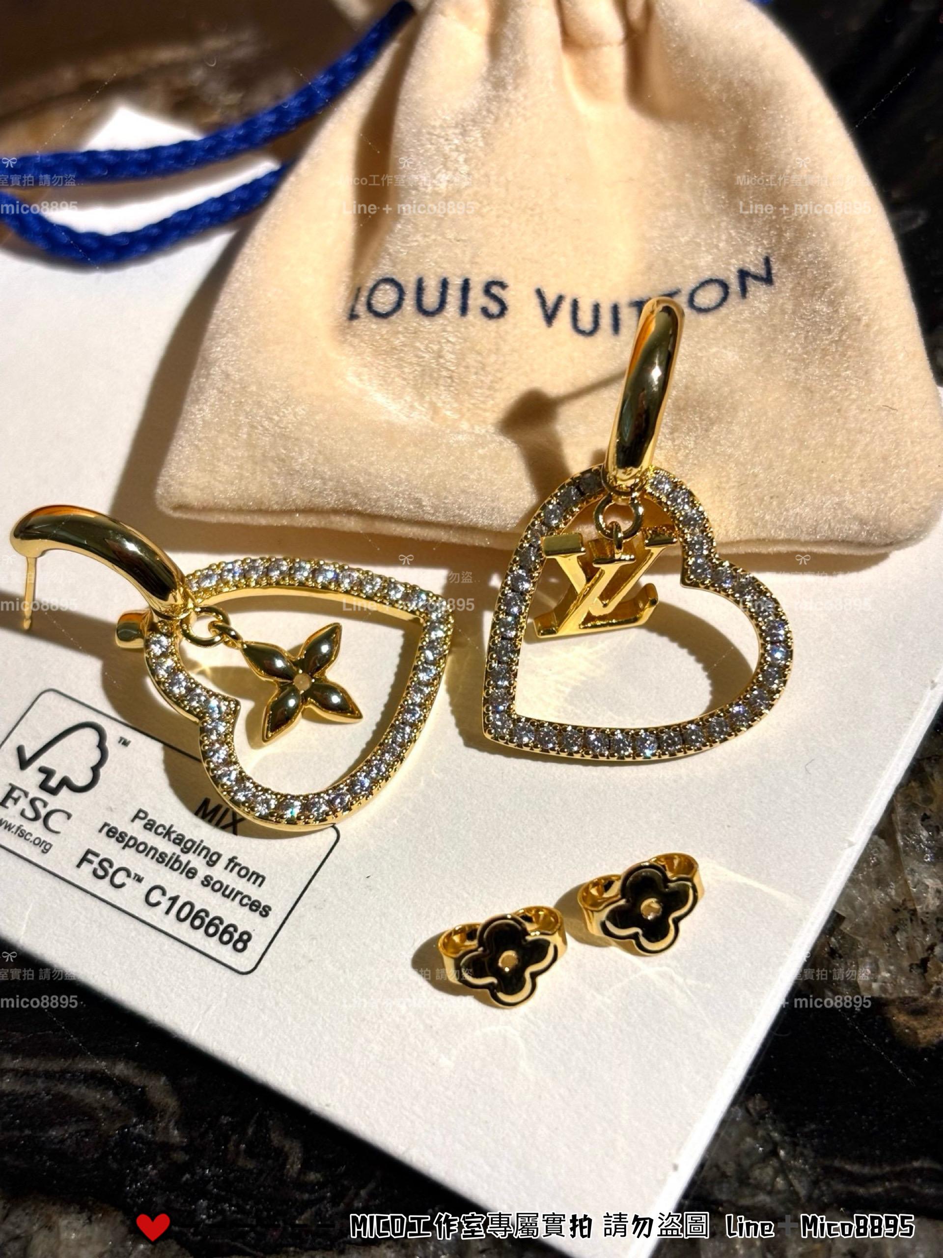 LV 靈動感 鏤空滿鑽愛心不對稱四葉花字母耳環