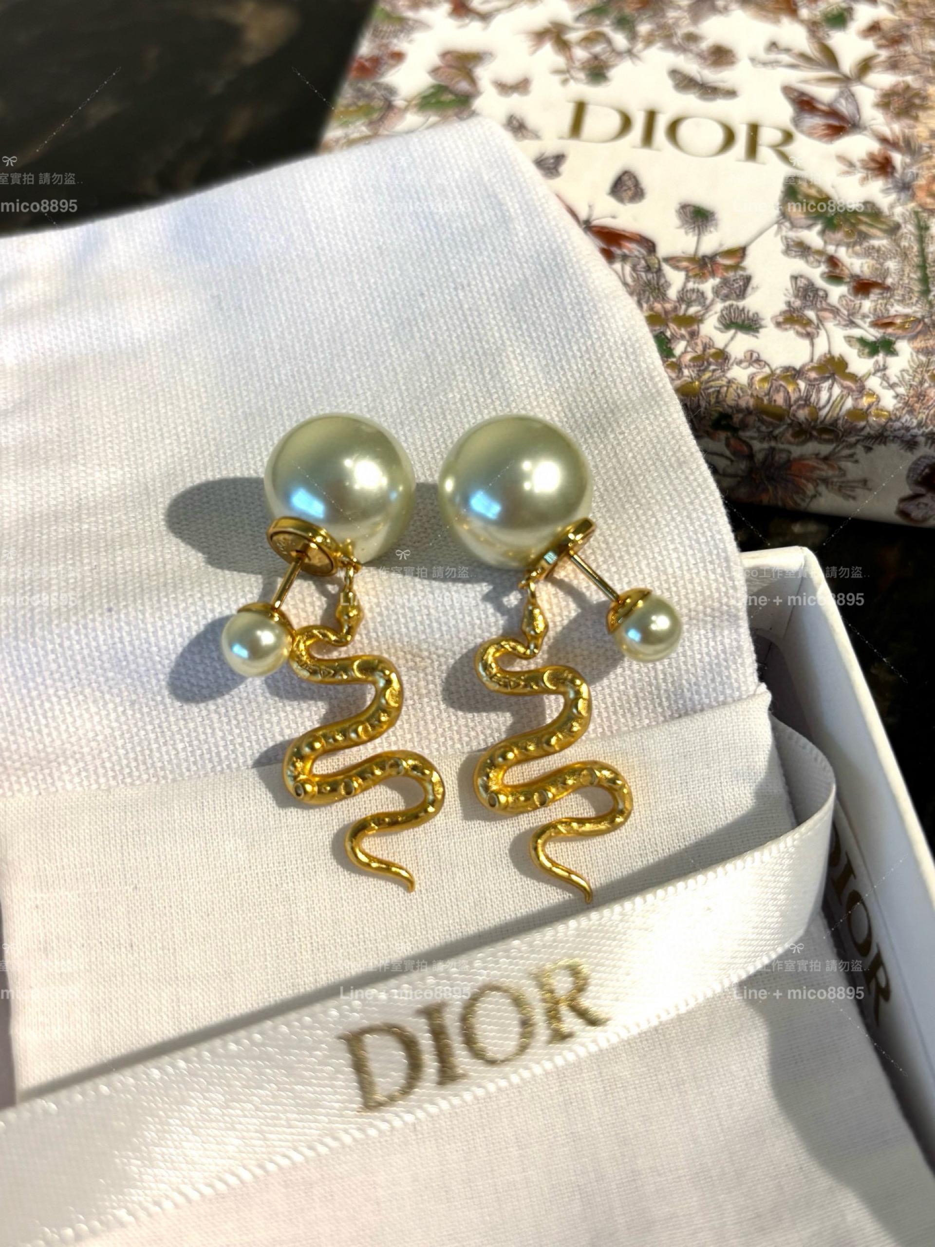 DIOR 靈蛇雕刻金屬前後配戴雙珍珠耳環/耳釘
