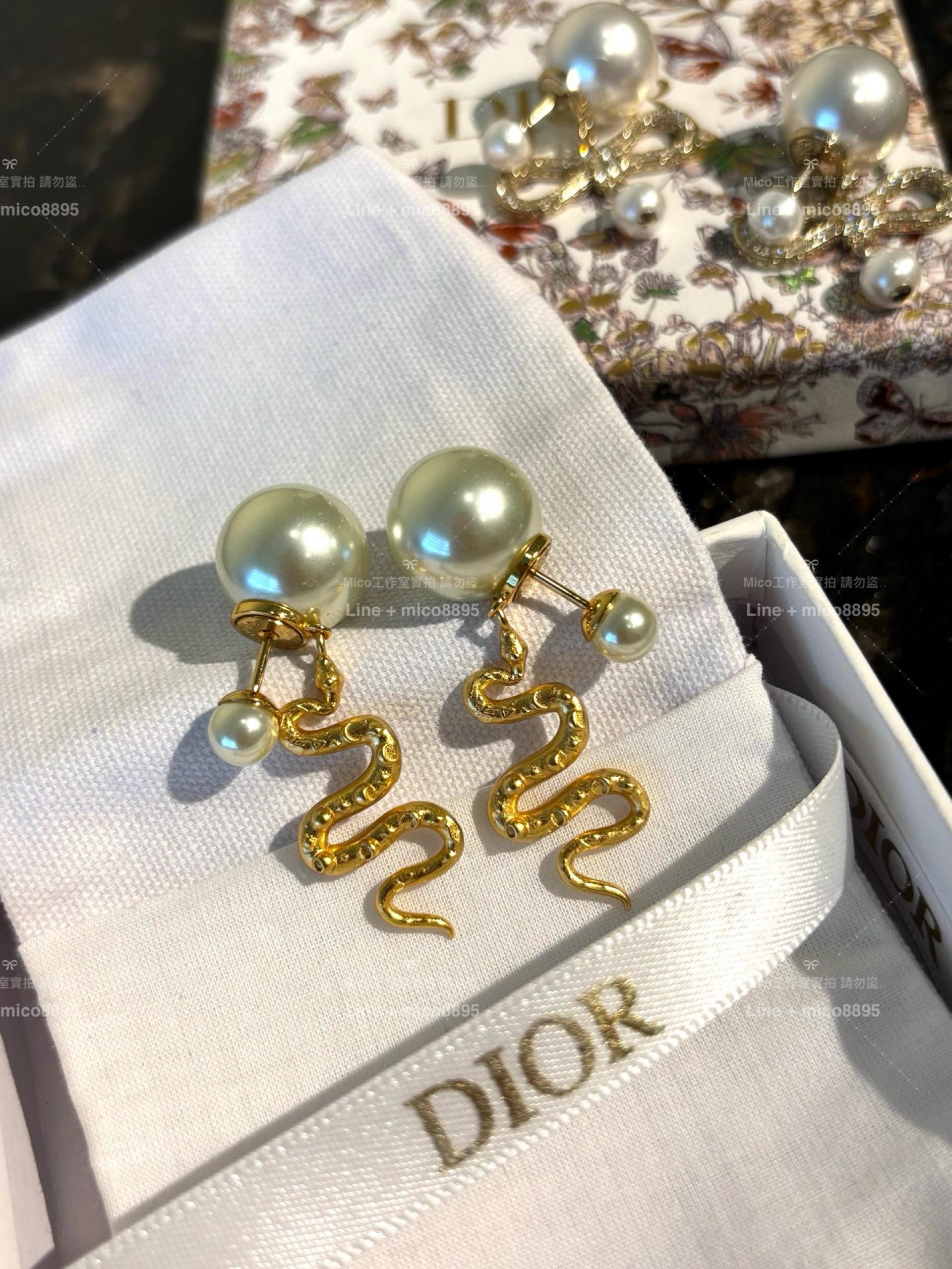 DIOR 靈蛇雕刻金屬前後配戴雙珍珠耳環/耳釘