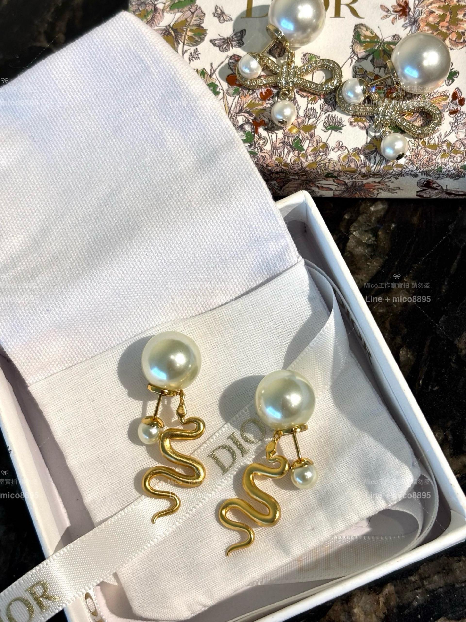 DIOR 靈蛇雕刻金屬前後配戴雙珍珠耳環/耳釘