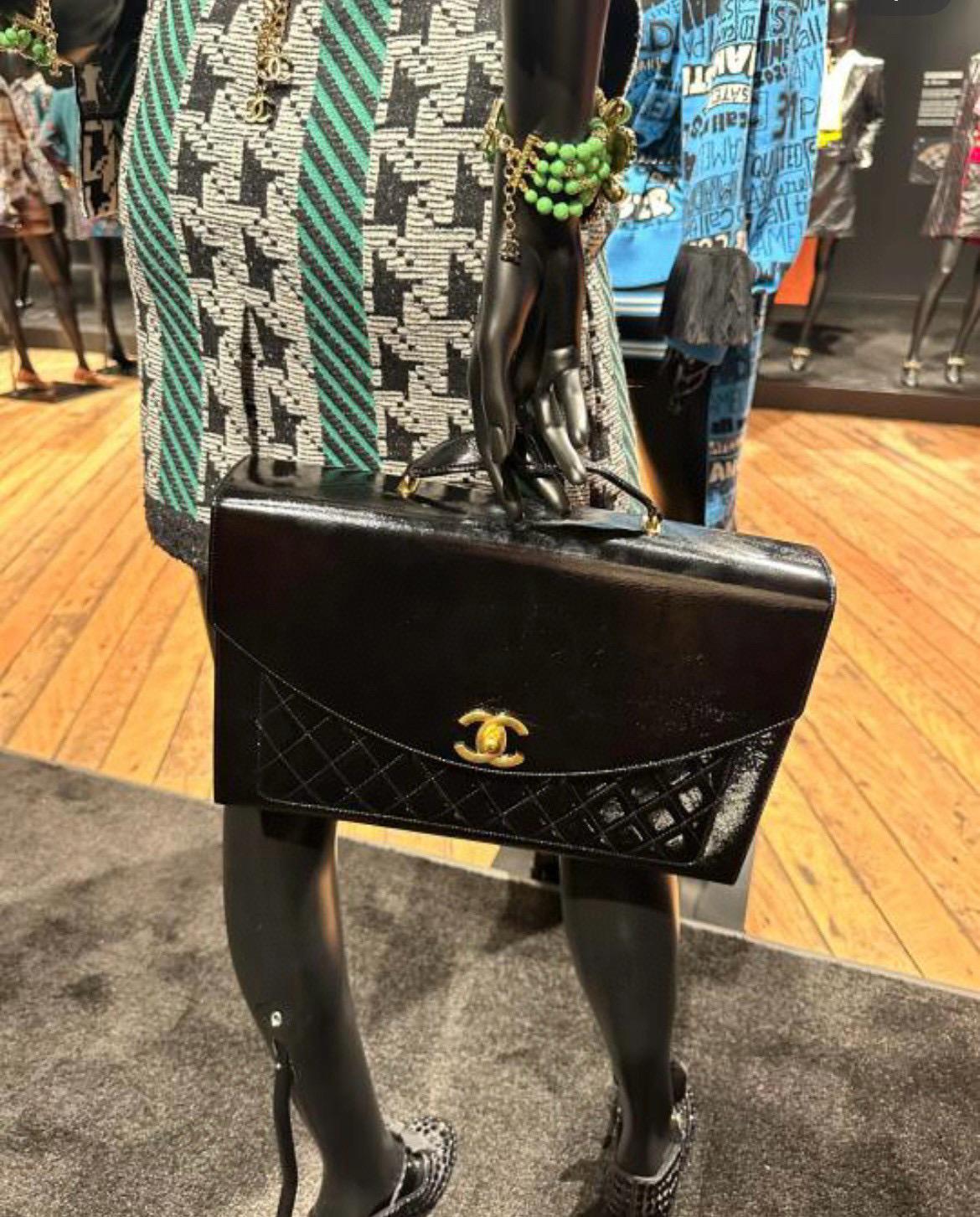 CHANEL | 小香 24A 復古公文包黑色 漆皮小羊皮 36cm