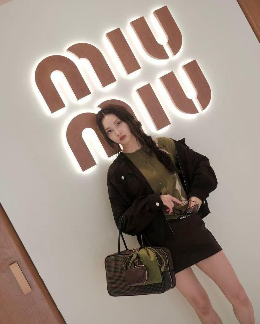 MIUMIU 公文包款 黑灰色 復古秋冬感 千鳥格風格保齡球包 34cm