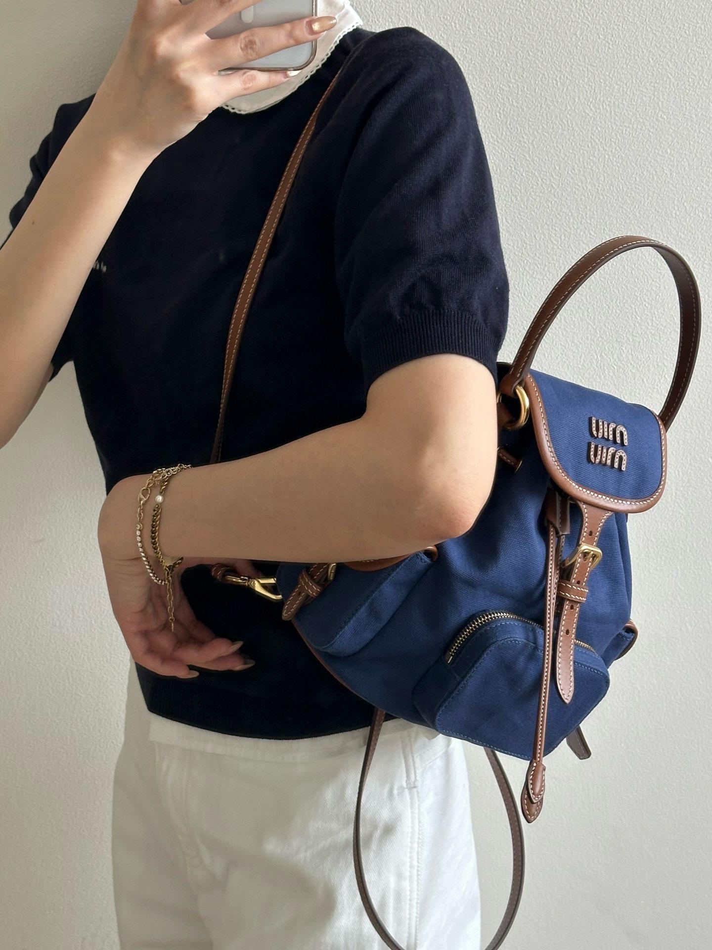 MIUMIU 25SS 藍色 小牛皮拼接帆布雙肩包 後背包 18*22cm
