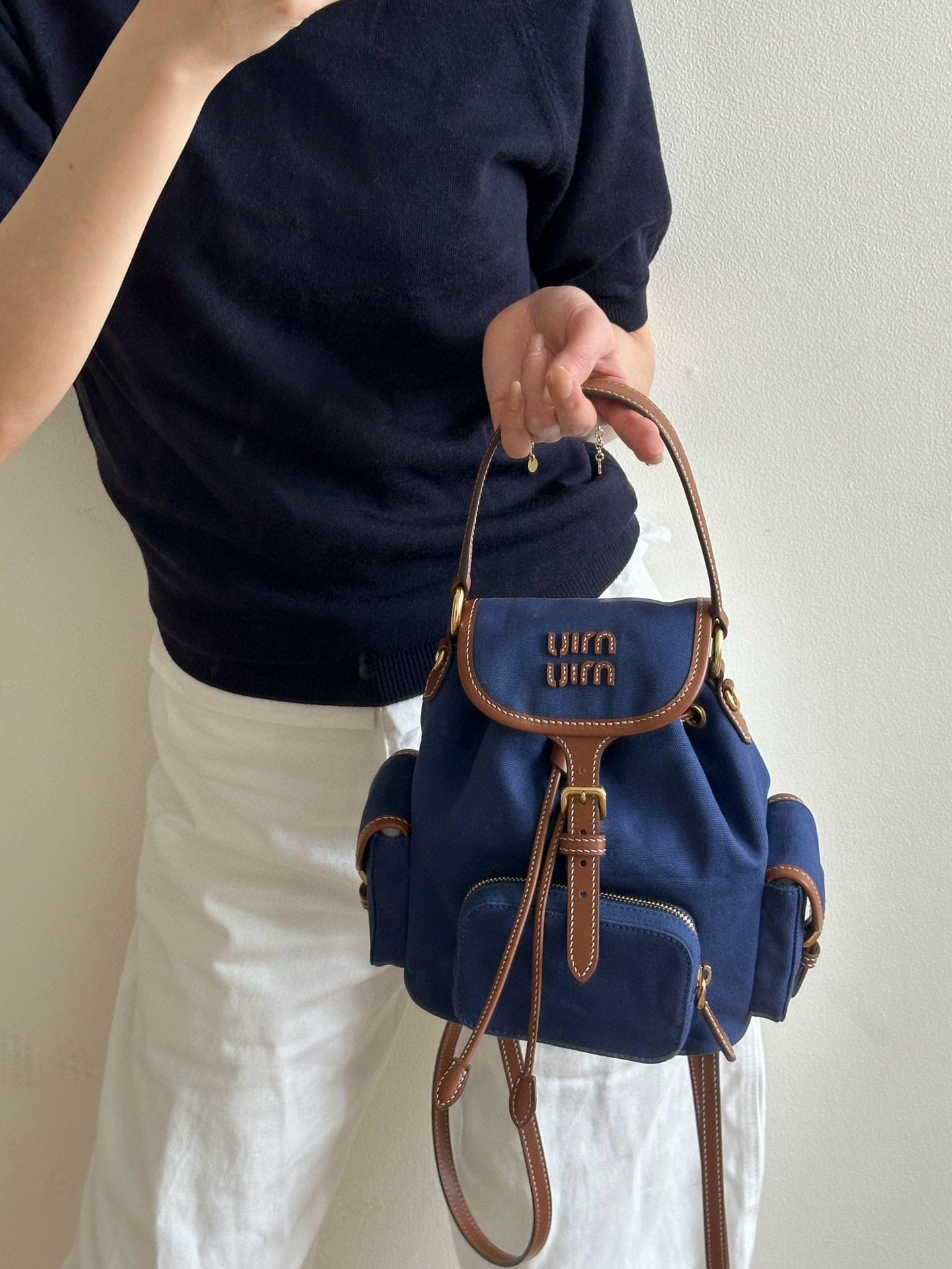 MIUMIU 25SS 藍色 小牛皮拼接帆布雙肩包 後背包 18*22cm