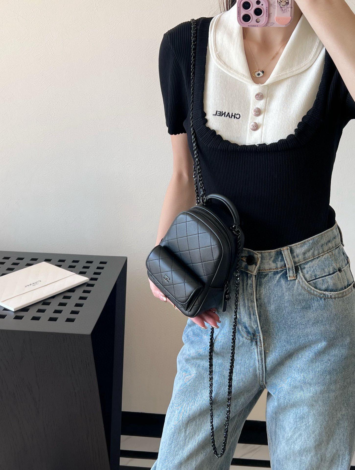 CHANEL | 小香 25C 早春 𝗦𝗼 𝗕𝗹𝗮𝗰𝗸多功能mini雙背包 黑色小牛皮 18cm