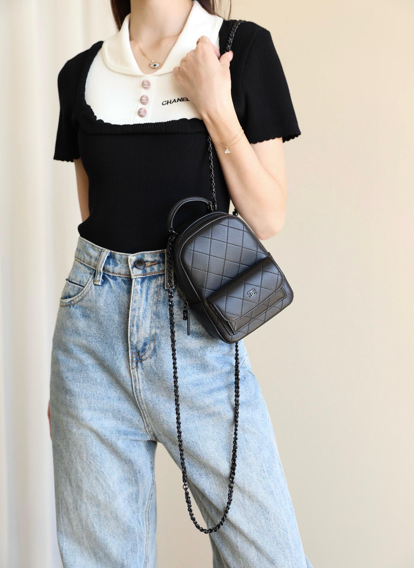 CHANEL | 小香 25C 早春 𝗦𝗼 𝗕𝗹𝗮𝗰𝗸多功能mini雙背包 黑色小牛皮 18cm