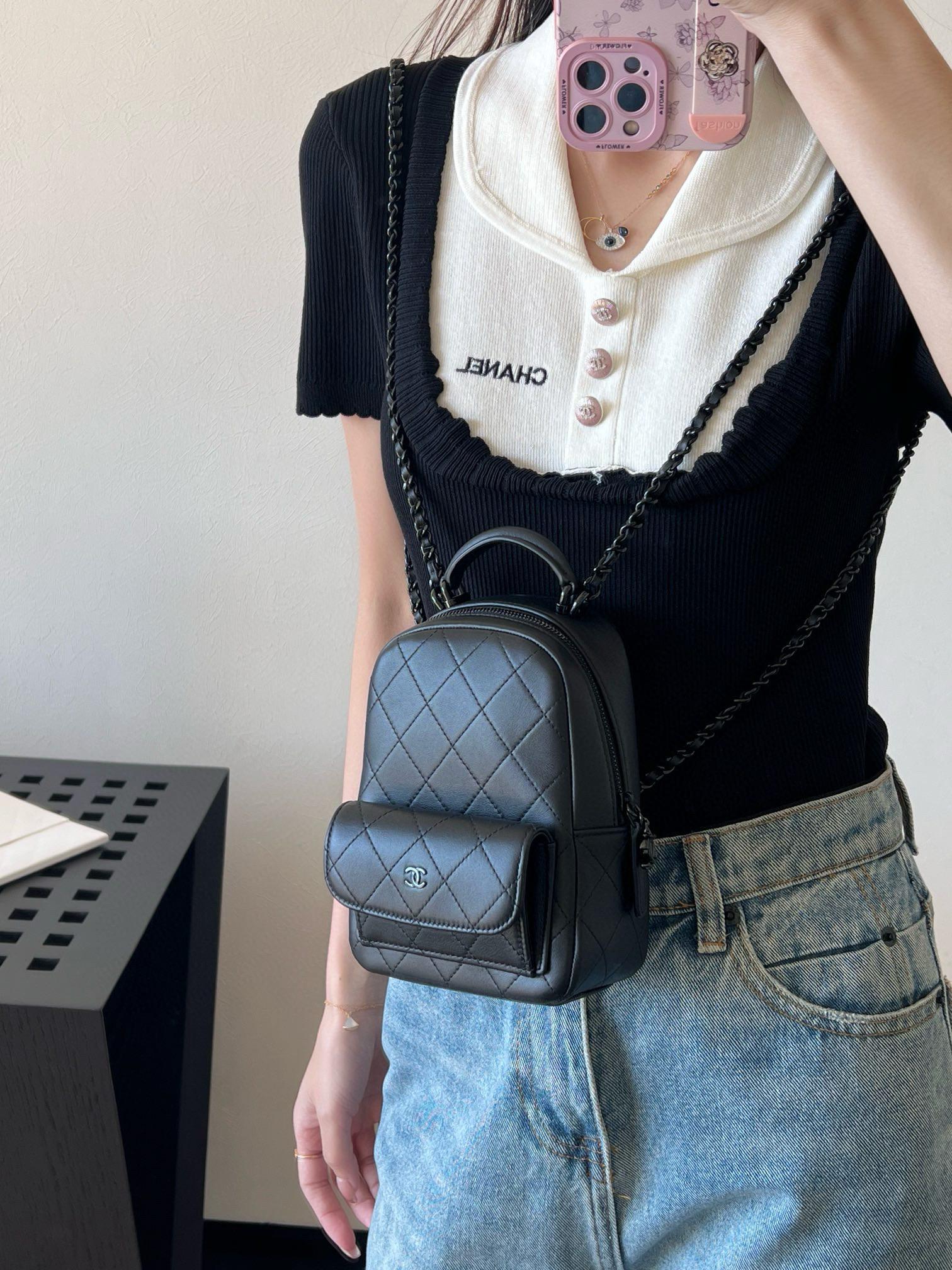 CHANEL | 小香 25C 早春 𝗦𝗼 𝗕𝗹𝗮𝗰𝗸多功能mini雙背包 黑色小牛皮 18cm