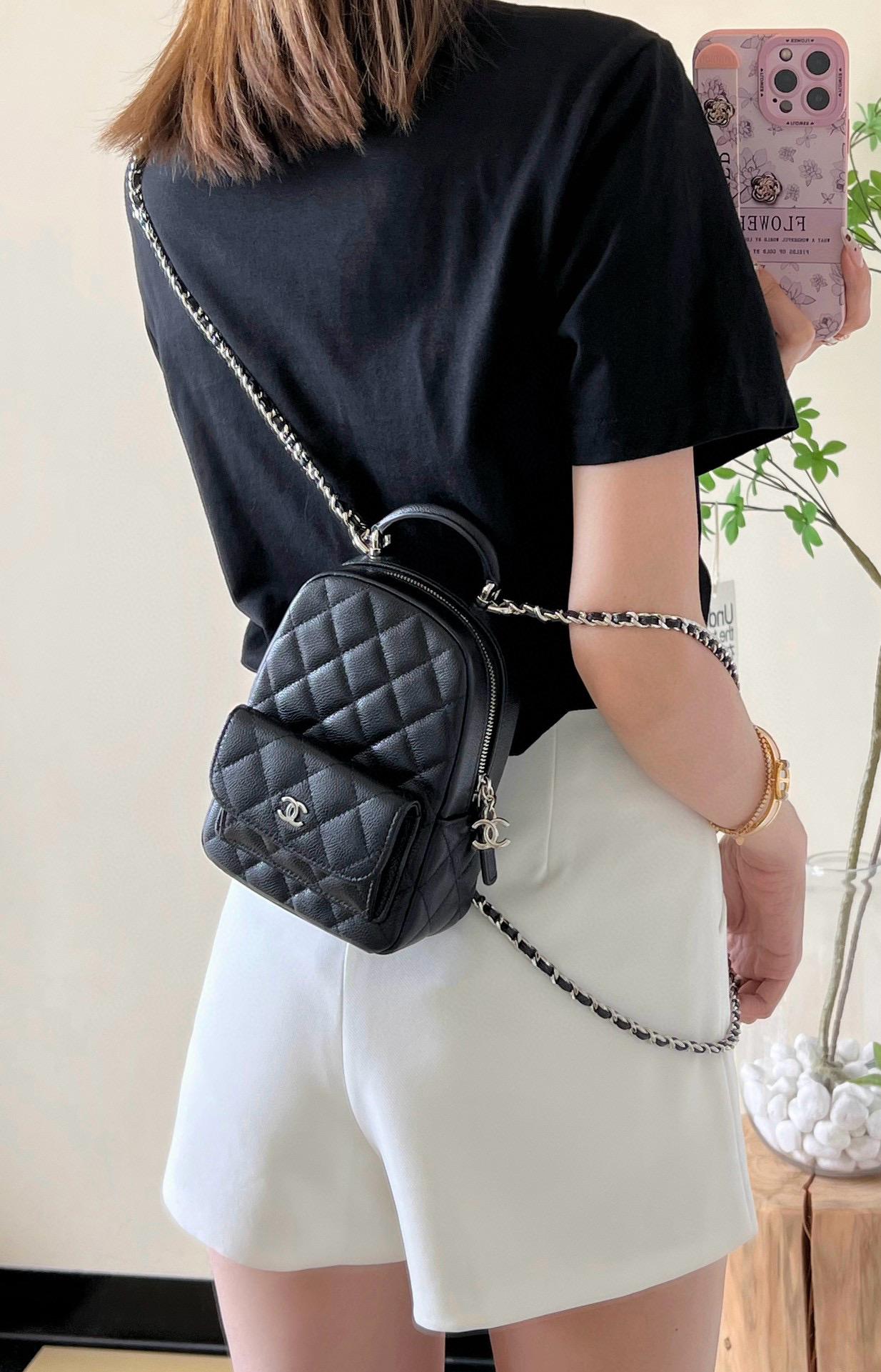 CHANEL | 小香 25C 早春 黑色荔枝牛皮/淡金釦 多功能mini雙背包 小牛皮 18cm