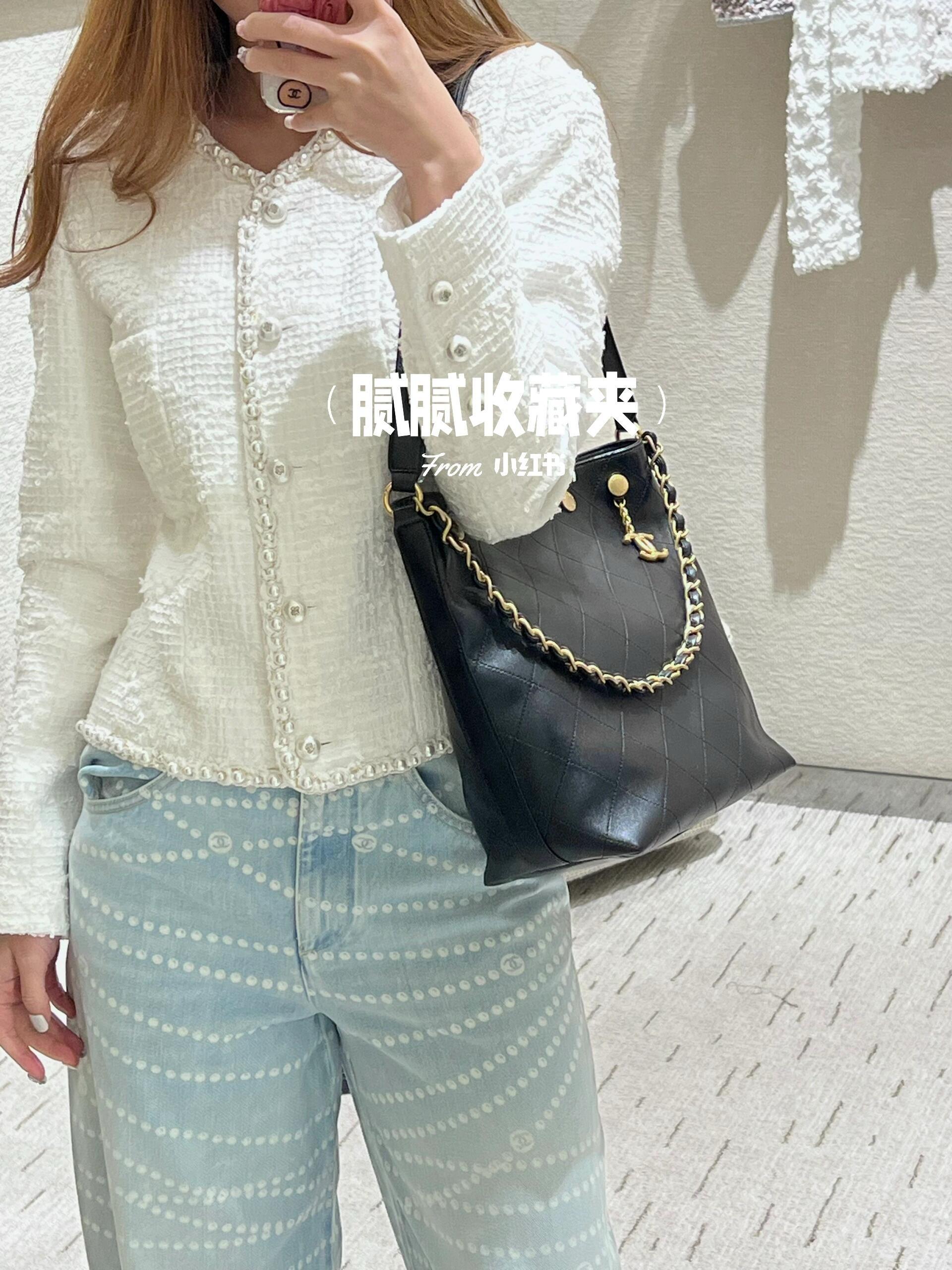 CHANEL | 小香 25P 黑色小羊皮金幣嬉皮hobo包 肩背包 尺寸：28*31*15cm 