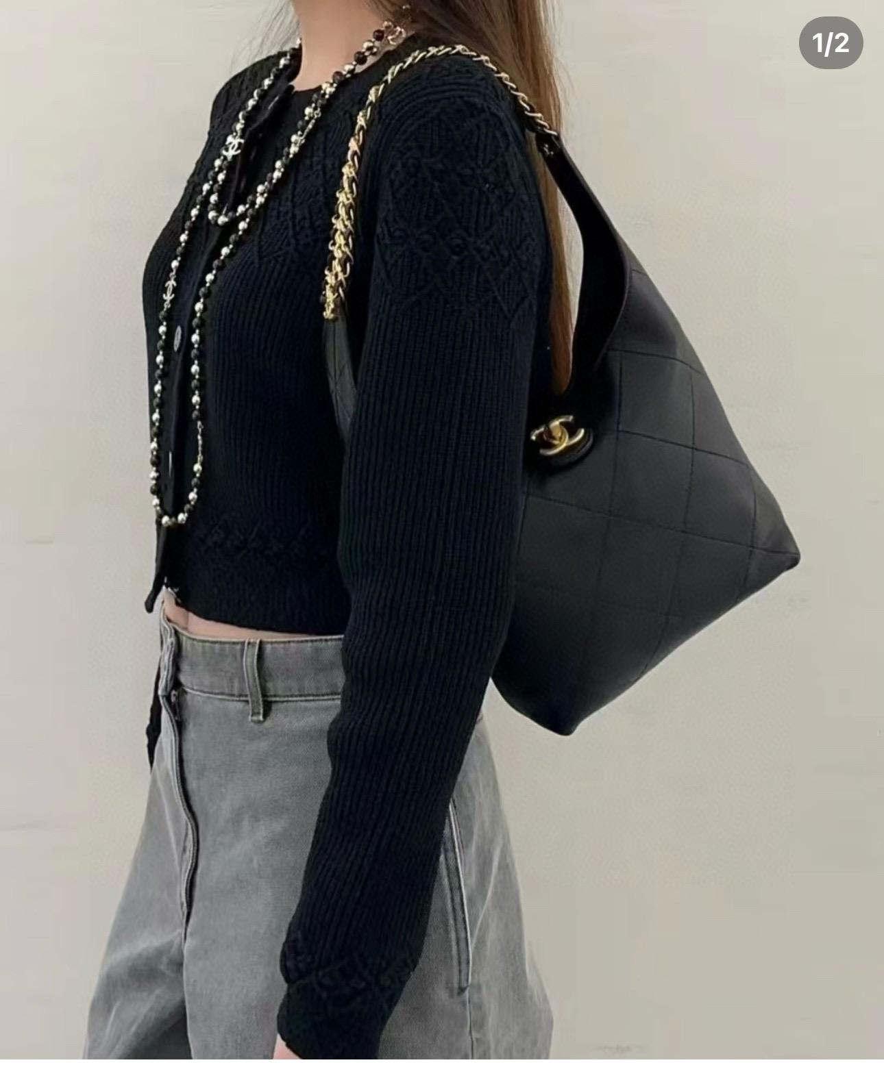 CHANEL | 小香 25P 小號嬉皮hobo腋下包 復古霧面五金 小羊皮材質/真皮 27*23*21cm
