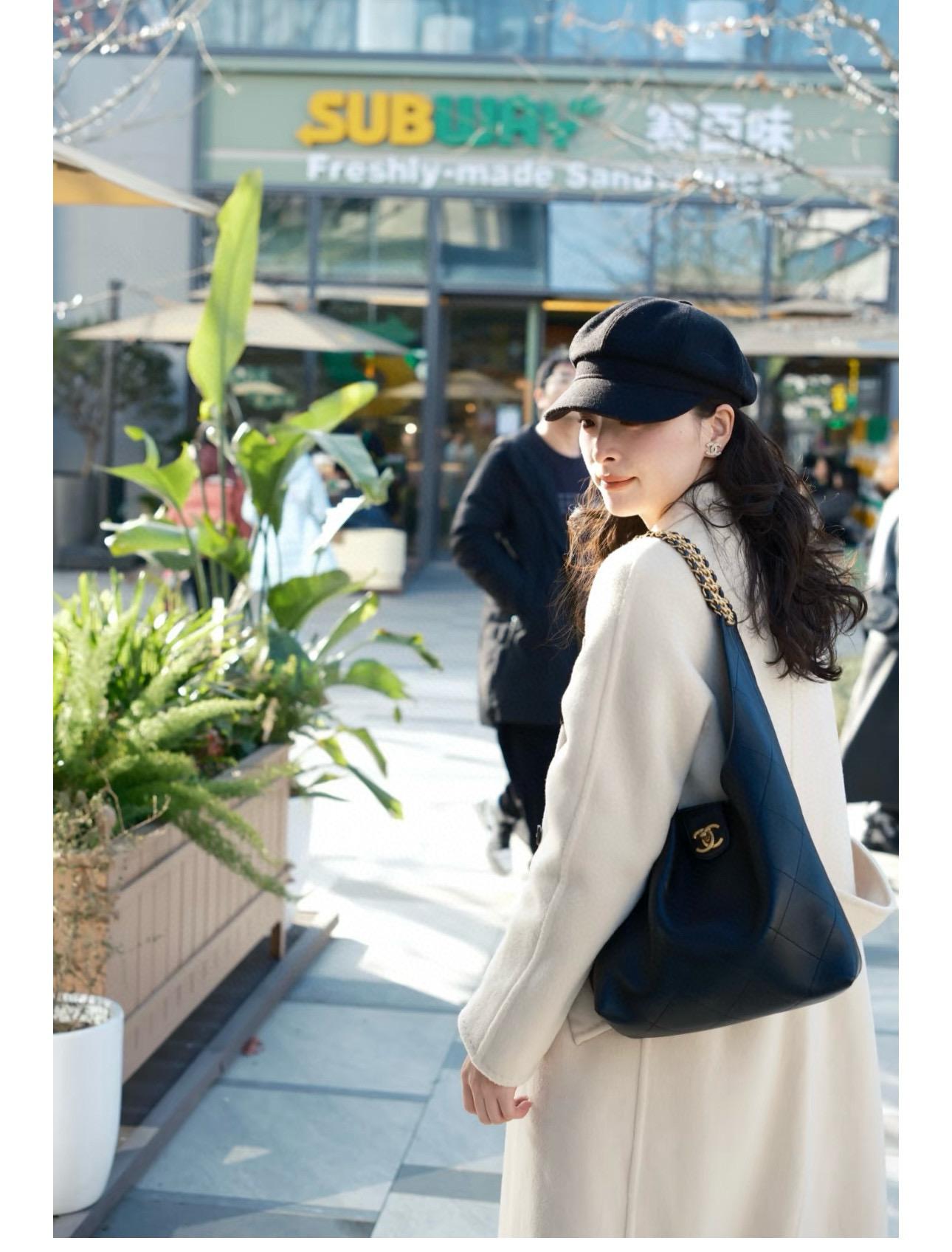 CHANEL | 小香 25P 小號嬉皮hobo腋下包 復古霧面五金 小羊皮材質/真皮 27*23*21cm