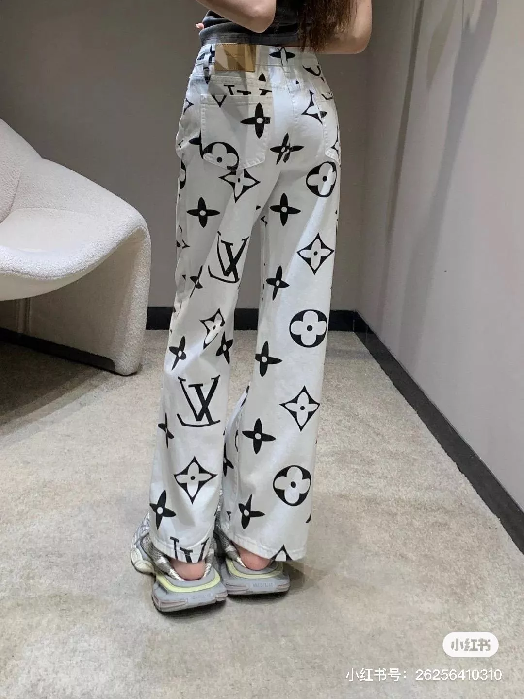 LOUIS VUITTON 老花四葉草闊腿白色牛仔褲