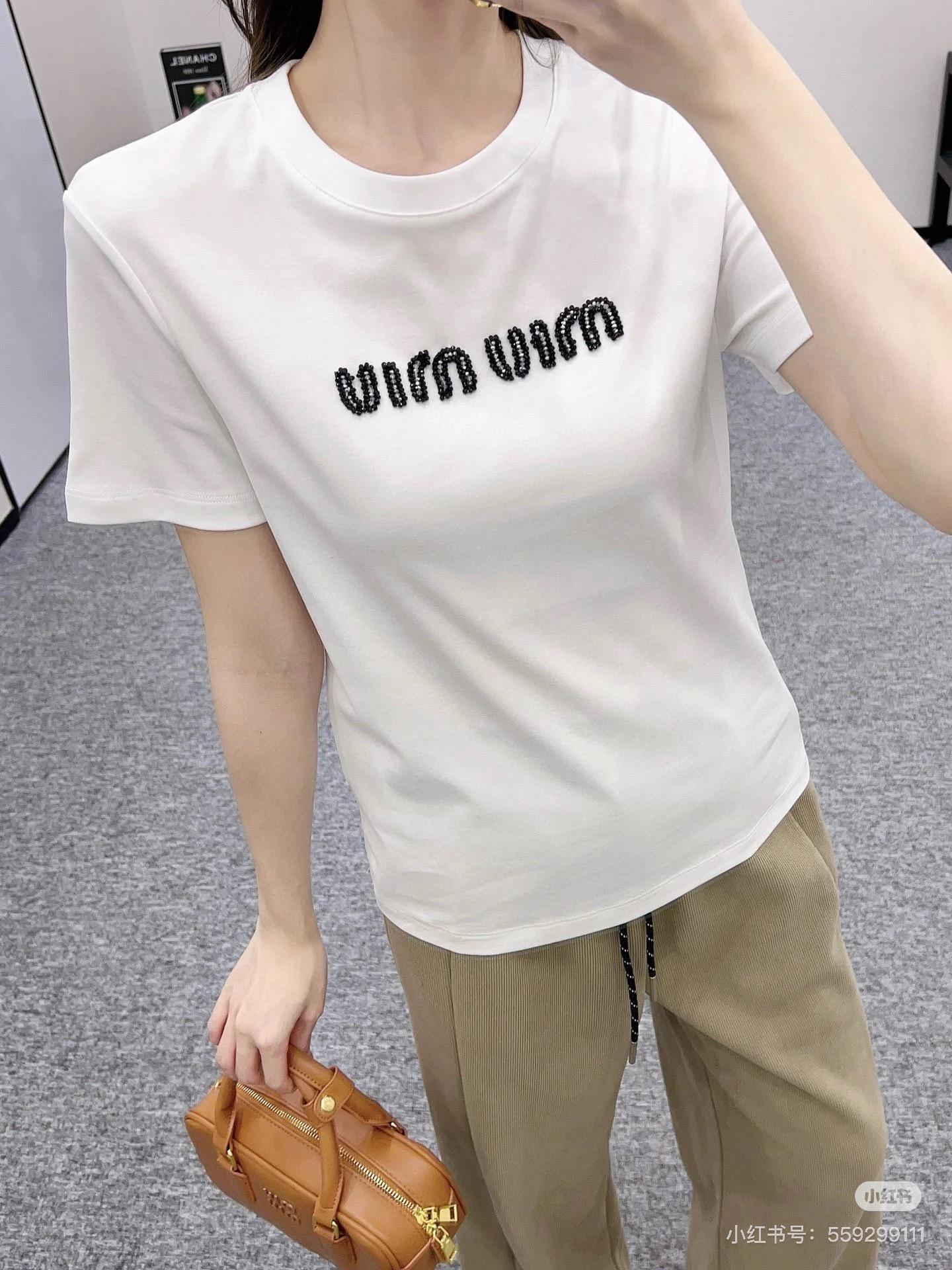 MIU MIU 胸前黑色串珠字母短袖T恤 基礎款上衣