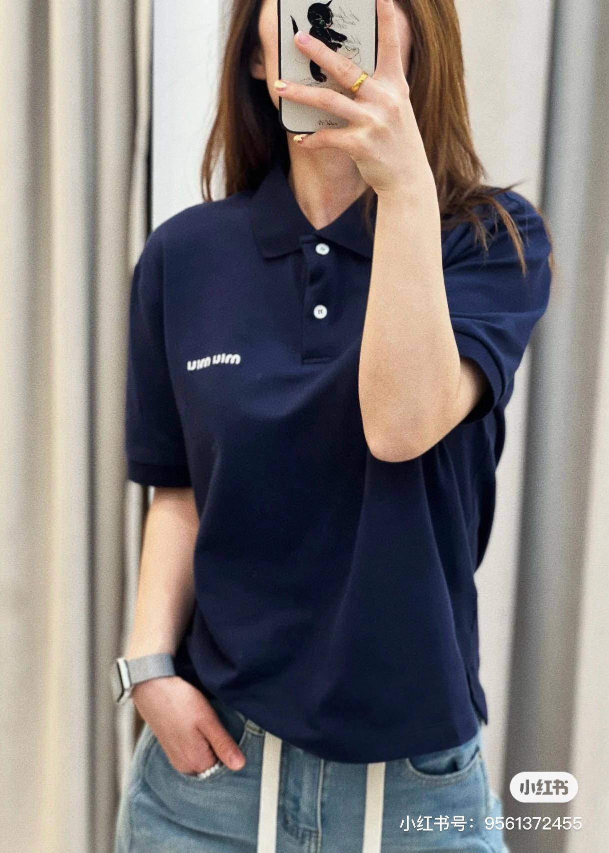 Miumiu 學院風 深藍色翻領 純棉刺繡字母polo衫 