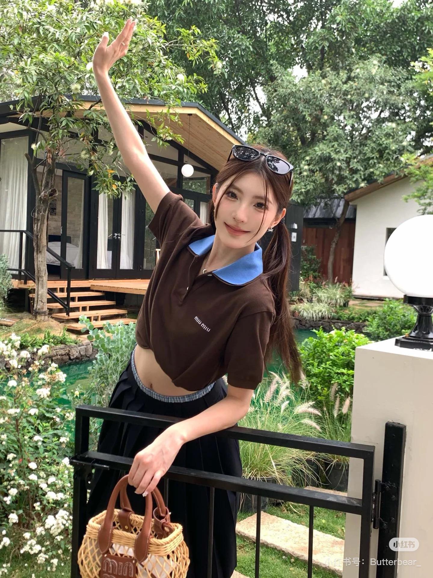 MIUMIU 撞色雙層領刺繡字母Polo衫短袖