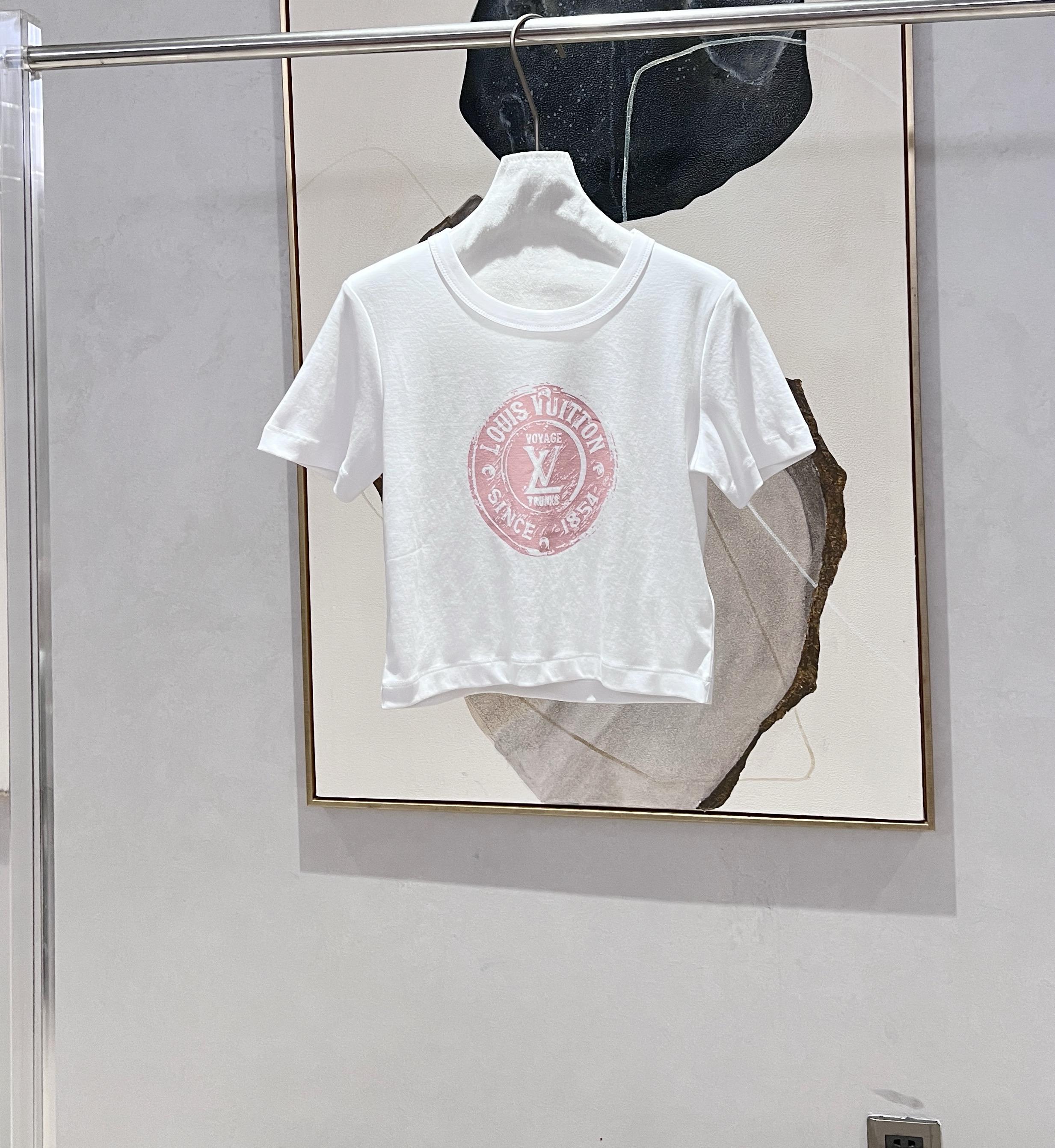 Lv 短版短袖上衣