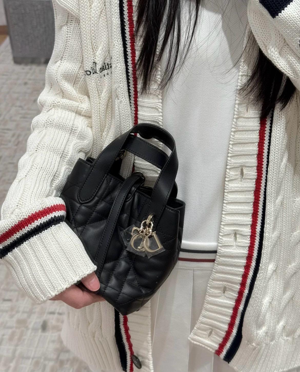 DIOR 黑色 豎版 Toujours mini 水桶包 可手提與斜挎 15cm
