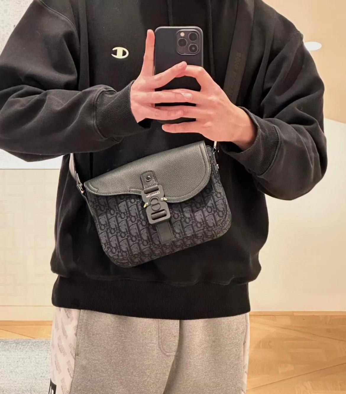 DIOR 黑色Oblique 緹花 Saddle 小型翻蓋郵差包 23cm