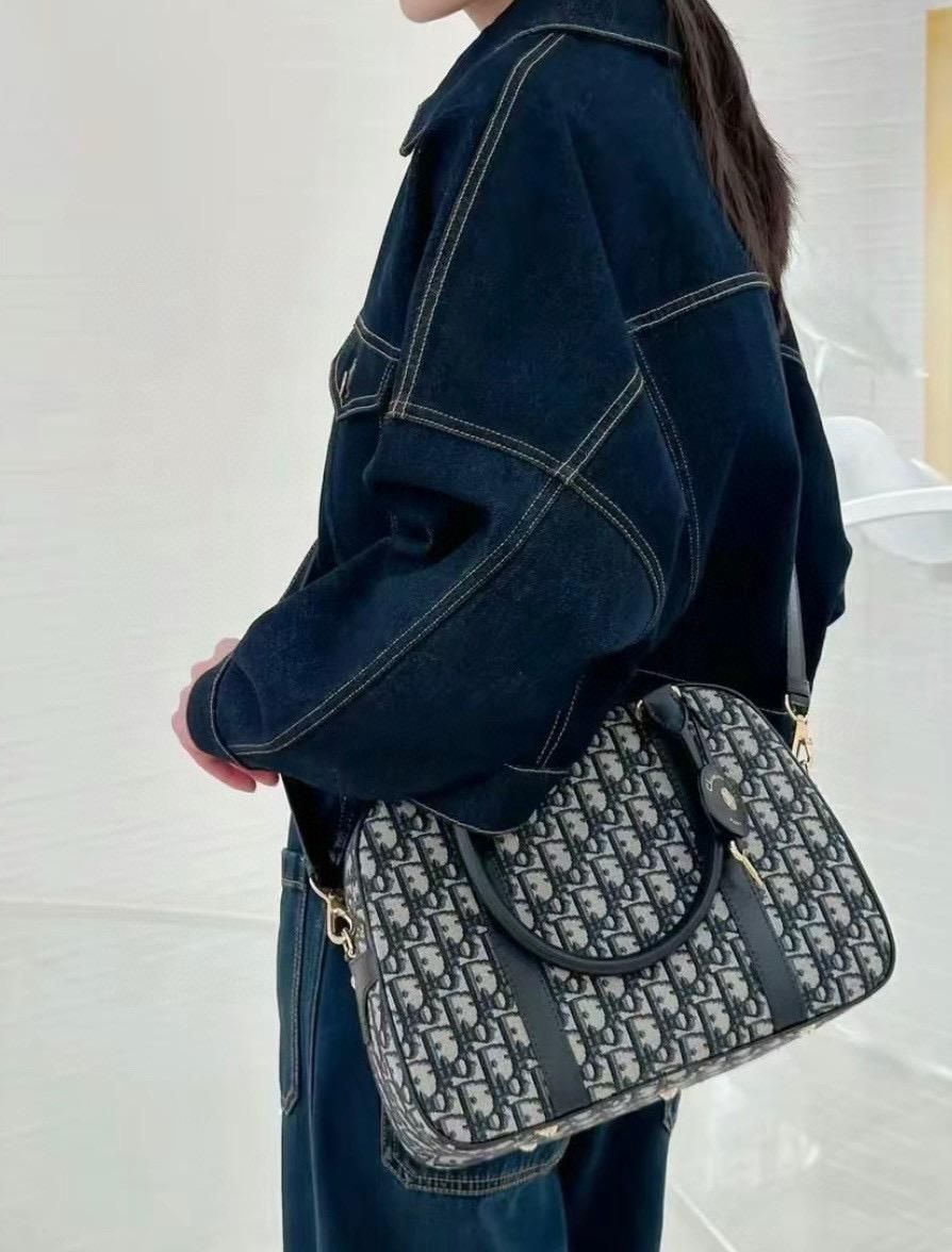DIOR 可斜挎與手提 D-Vibe 大型保齡球包 Oblique 緹花 31cm