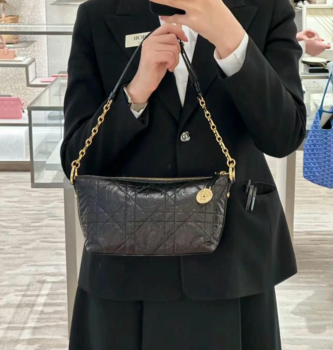 DIOR 皺摺牛皮 黑色 Hobo鏈條手袋 腋下包/肩背包/飯盒包 28cm