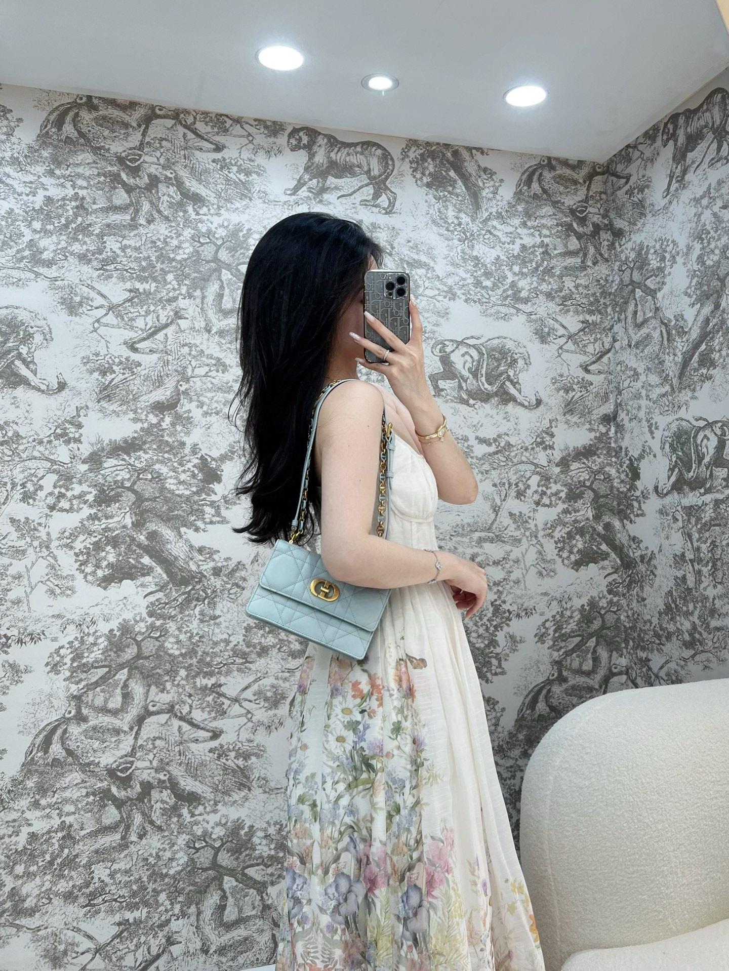 DIOR 小羊皮/真皮 冰川藍 Miss Caro /肩背包 18cm