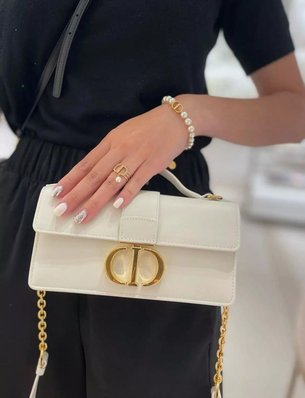 DIOR 奶白色/黑色 光滑牛皮革 Miss Montaigne 鏈條包/肩背包 20cm