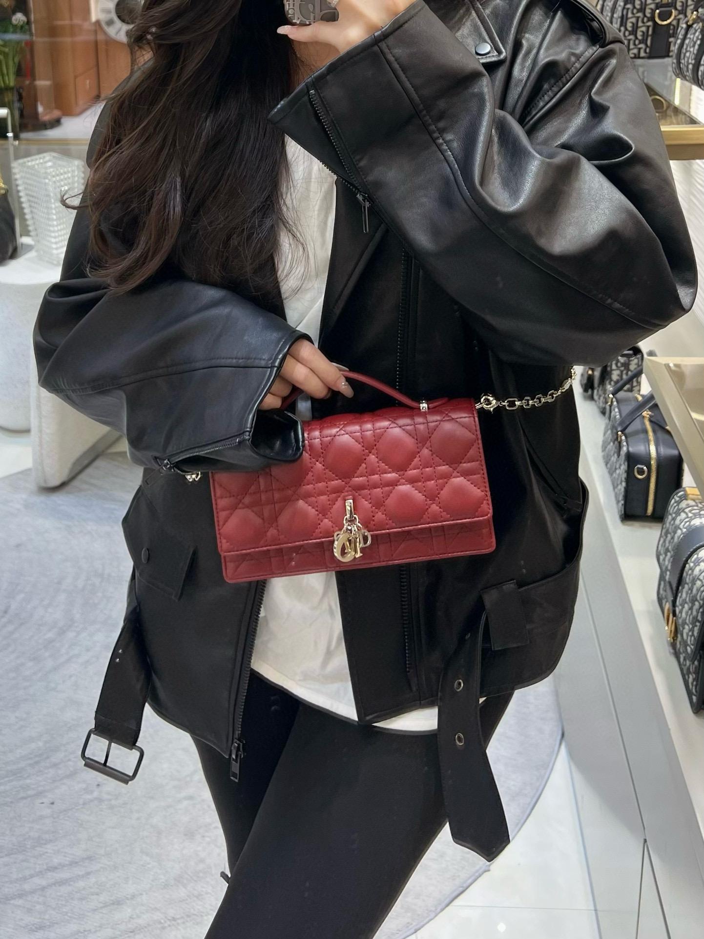 DIOR 真皮 小牛皮 Miss Dior 鏈條包 21cm 酒紅/淡粉/寶寶藍/玫瑰粉/沙褐色/奶白色/黑色
