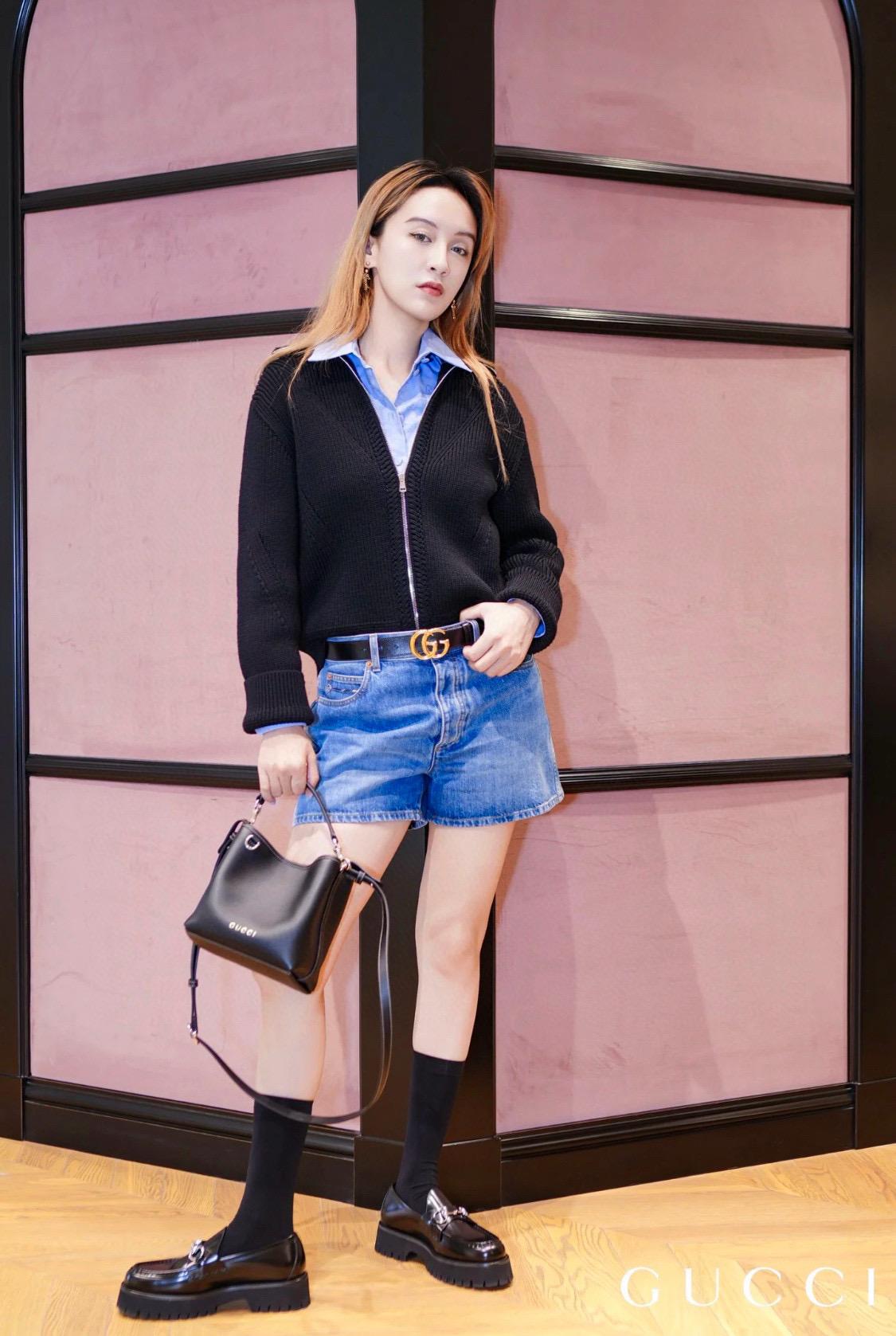GUCCI Emblem系列迷你水桶包 手提包 黑色全皮款 18cm