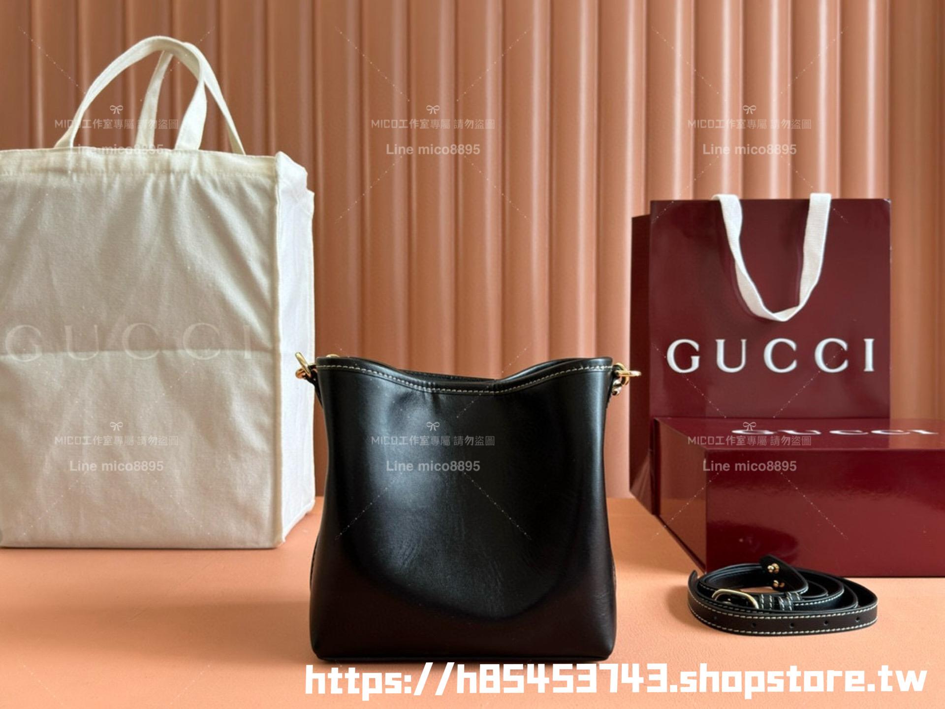 GUCCI Emblem系列迷你水桶包 手提包 黑色全皮款 18cm