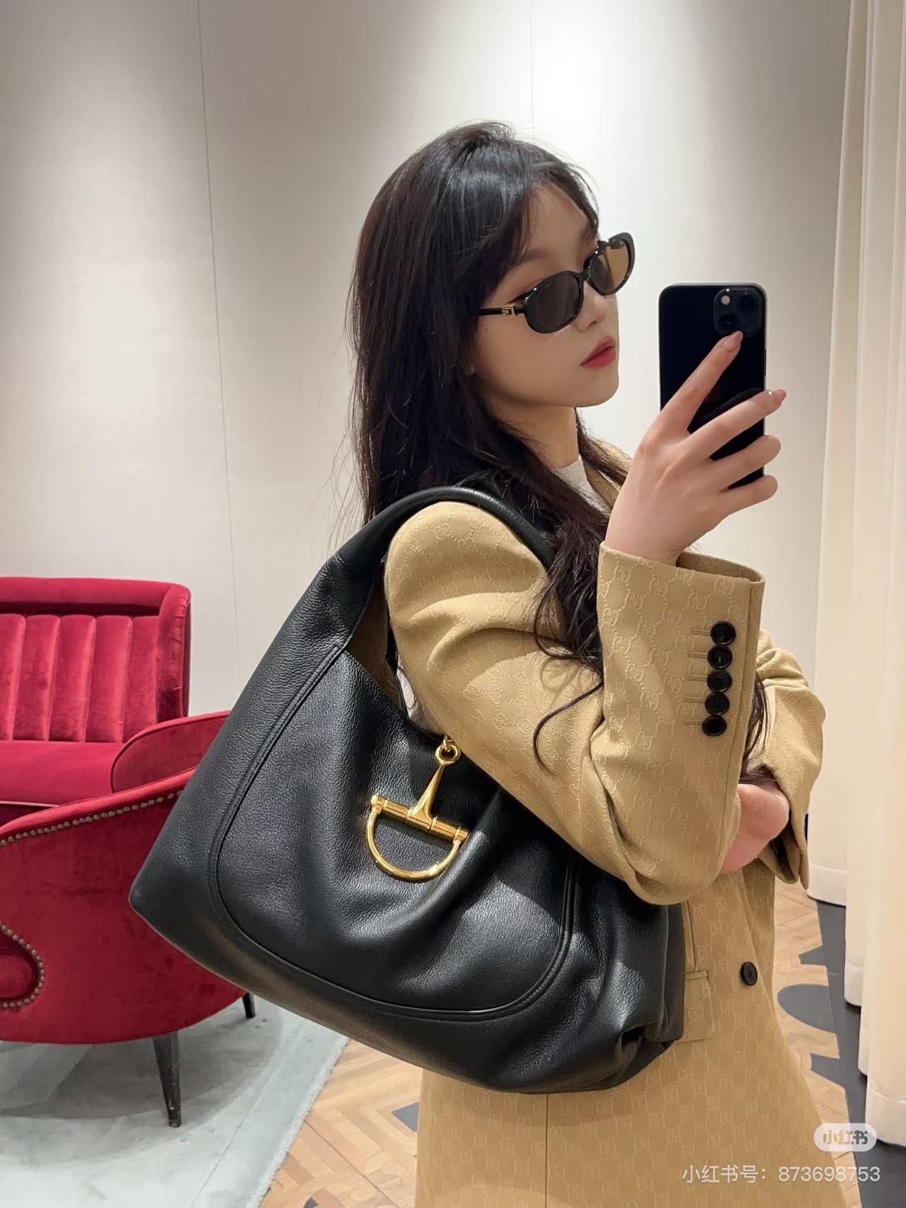 Gucci 牛皮四色 Softbit系列 馬銜扣造型肩背包 大容量鬆弛感 46cm
