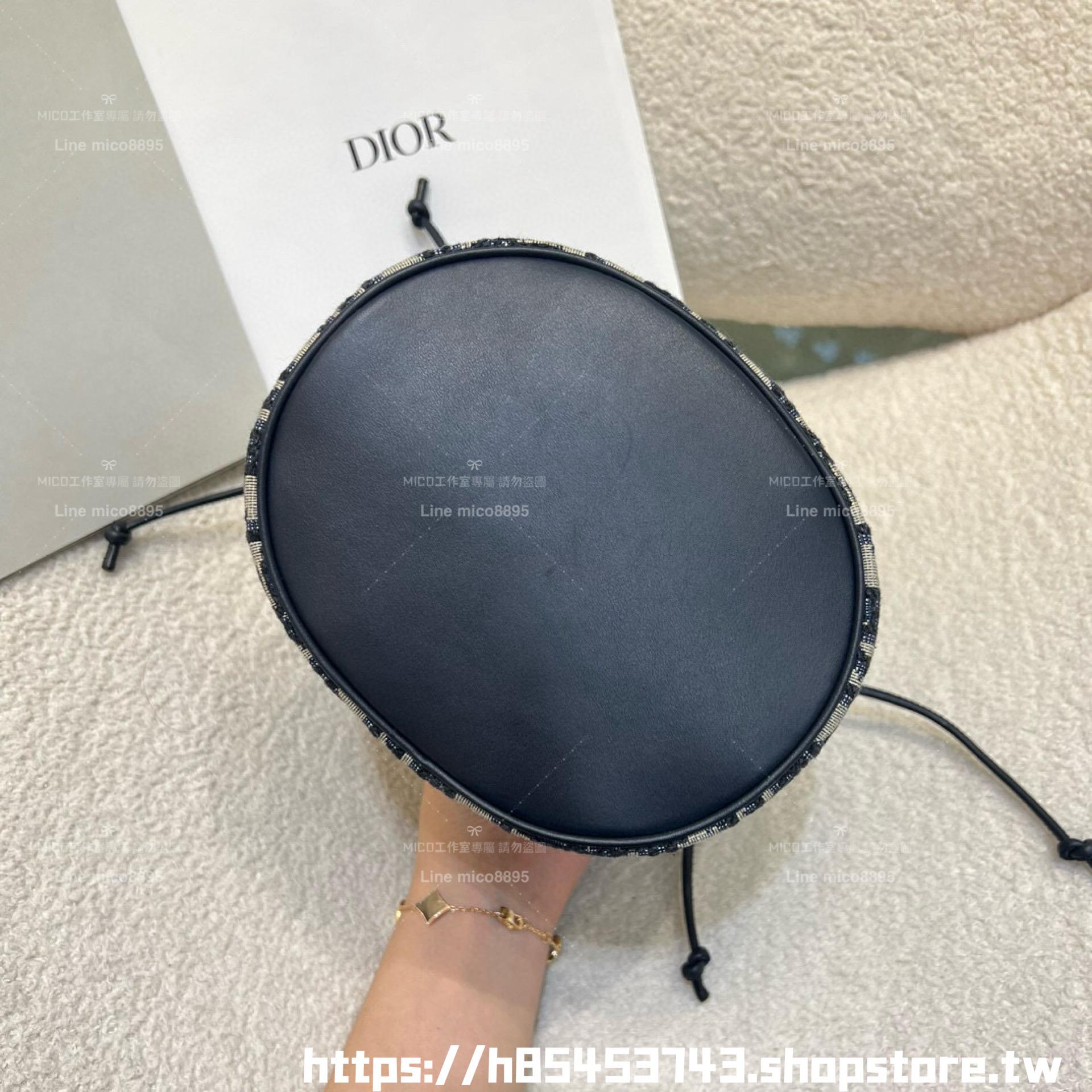 DIOR 30 Montaigne 附抽繩迷你水桶包 福袋包 16*18cm