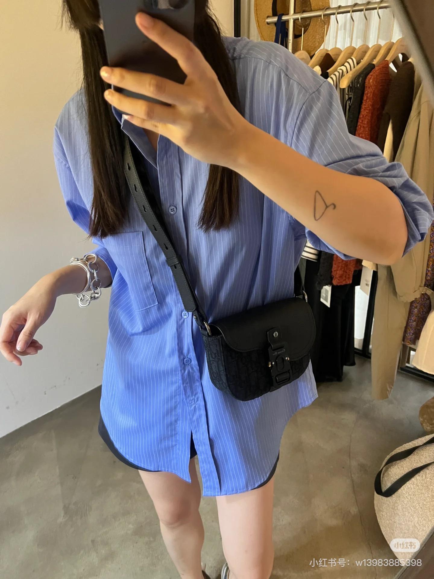 DIOR 男女同款 情侶款 黑色拼皮/米色拼皮 Gallop 迷你斜挎包/附背帶 19cm