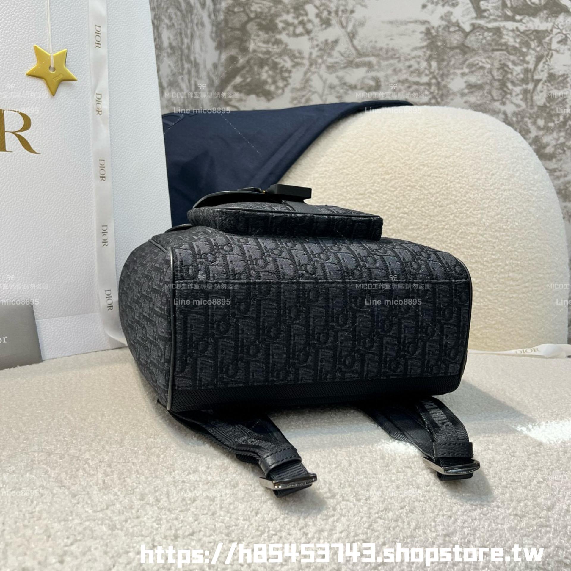 DIOR Saddle 翻蓋後背包 黑色 Dior Oblique 緹花搭配黑色粒面小牛皮 40cm
