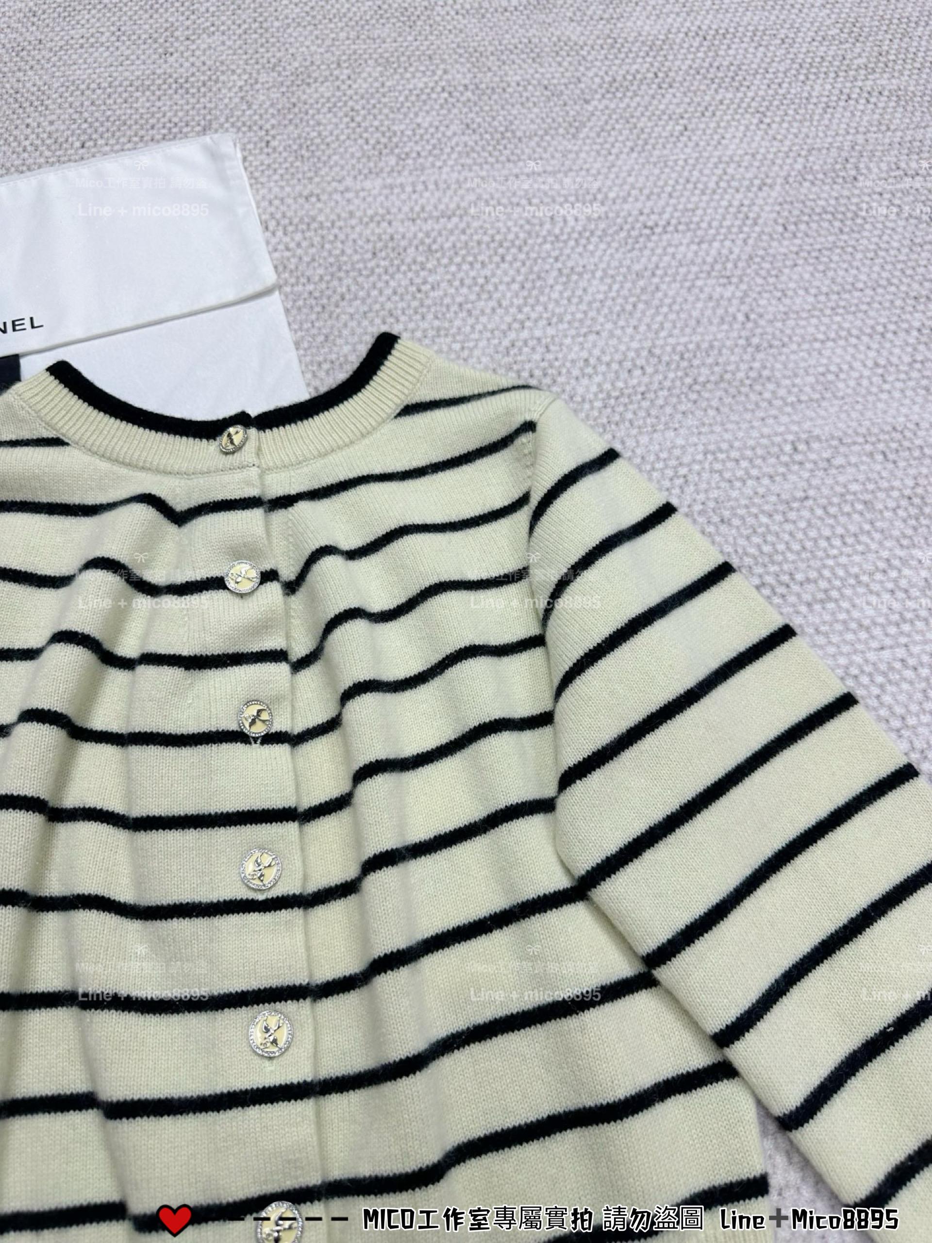 CHANEL | 25p 一字肩鵝黃色羊絨條紋開衫 短版長袖針織外套