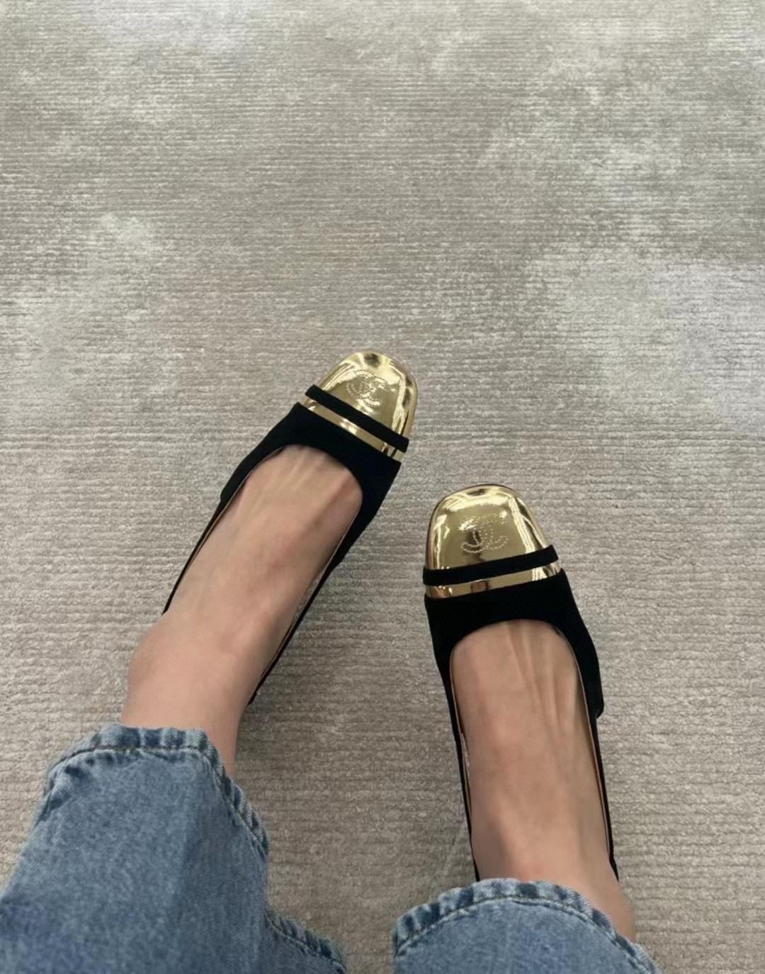 Chanel 24C 微方頭 黑金配色女士粗跟後空涼鞋 4cm 35-40 