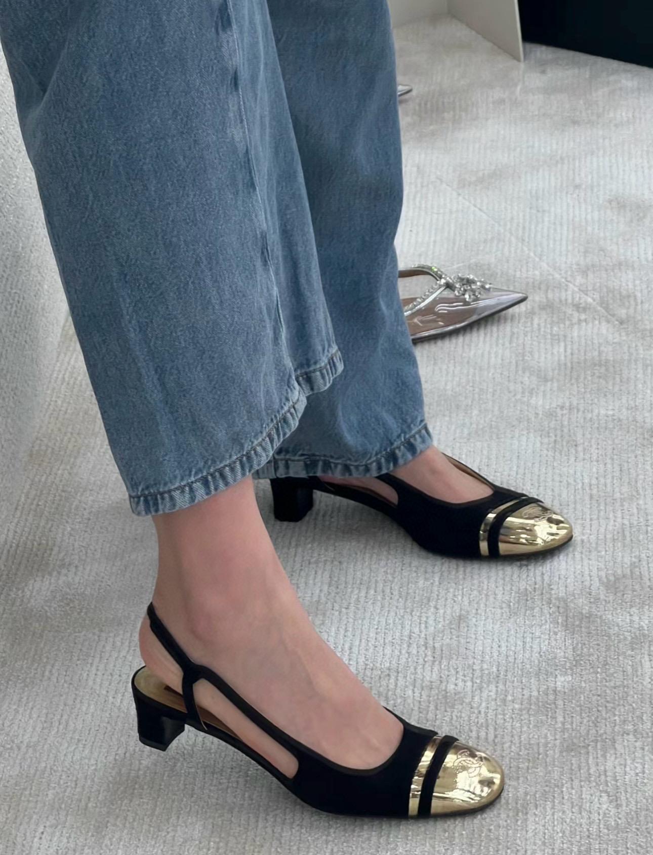 Chanel 24C 微方頭 黑金配色女士粗跟後空涼鞋 4cm 35-40 