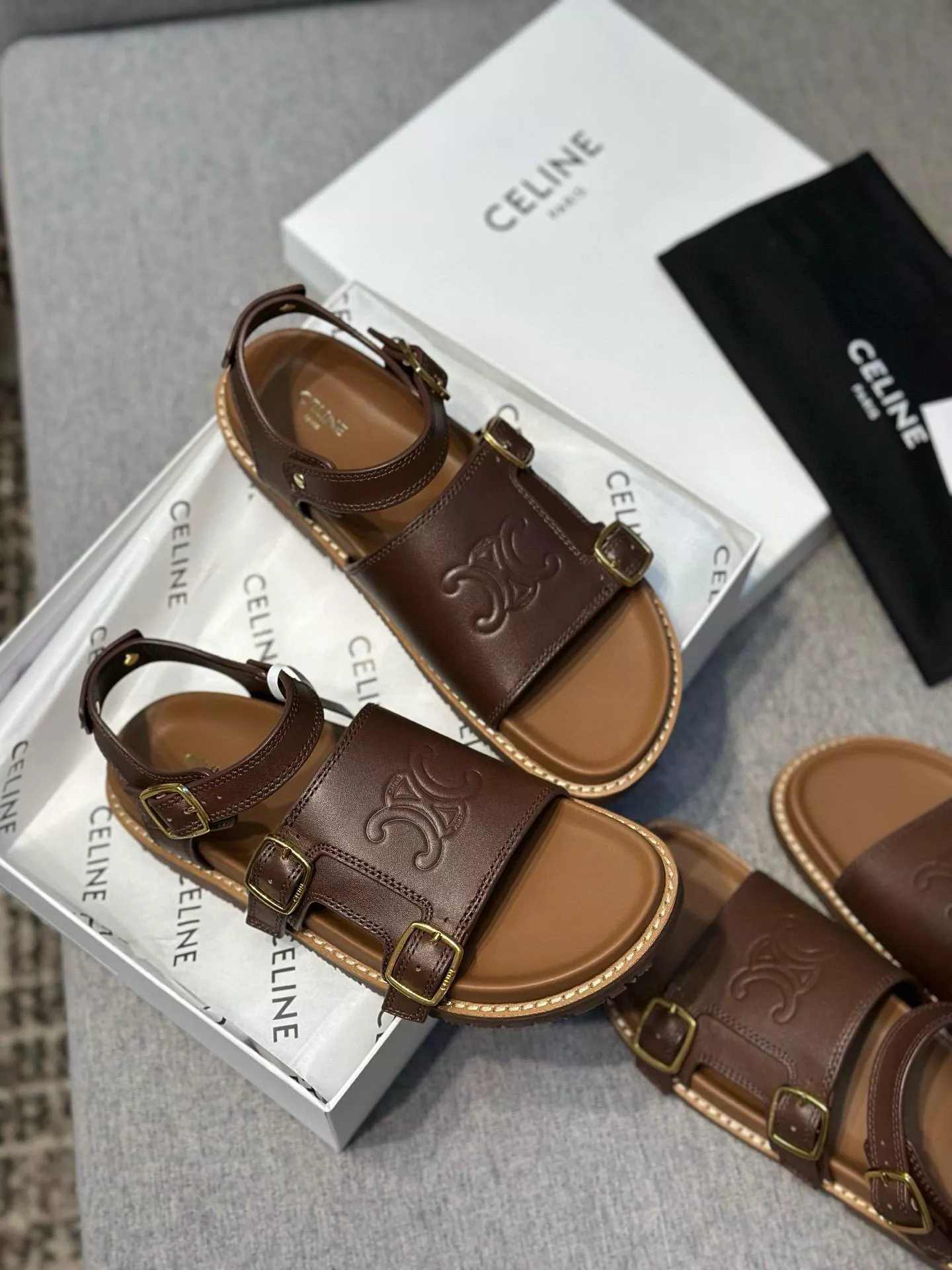 Celine 賽琳 深棕色小牛皮凱旋門平底涼鞋 35-40 