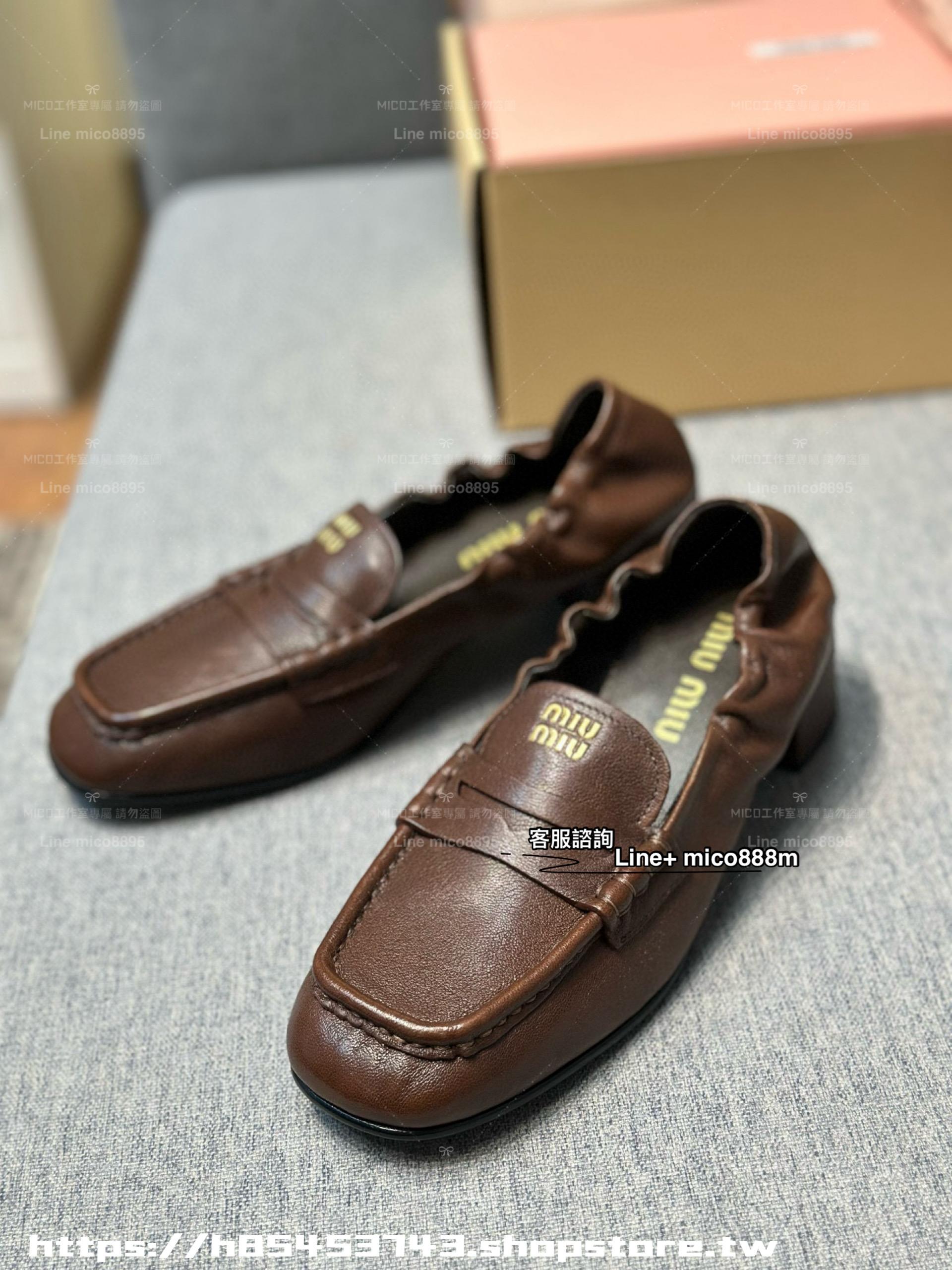 Miu 25s 復古學院風格Nappa羊皮抽褶粗跟樂福鞋 4.5cm 黑色/棕色 35-39 