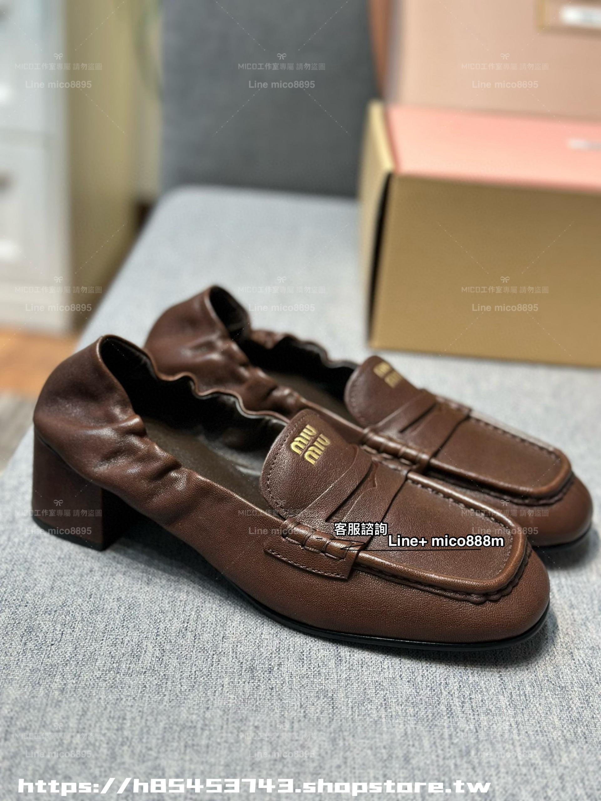 Miu 25s 復古學院風格Nappa羊皮抽褶粗跟樂福鞋 4.5cm 黑色/棕色 35-39 