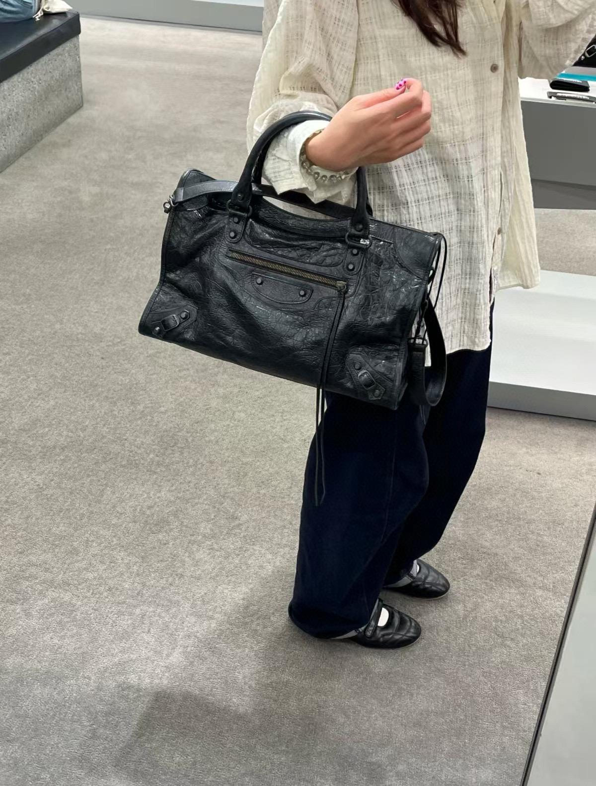 Balenciaga 新版本 Le City系列 大中小號 黑色/黑扣 經典機車包
