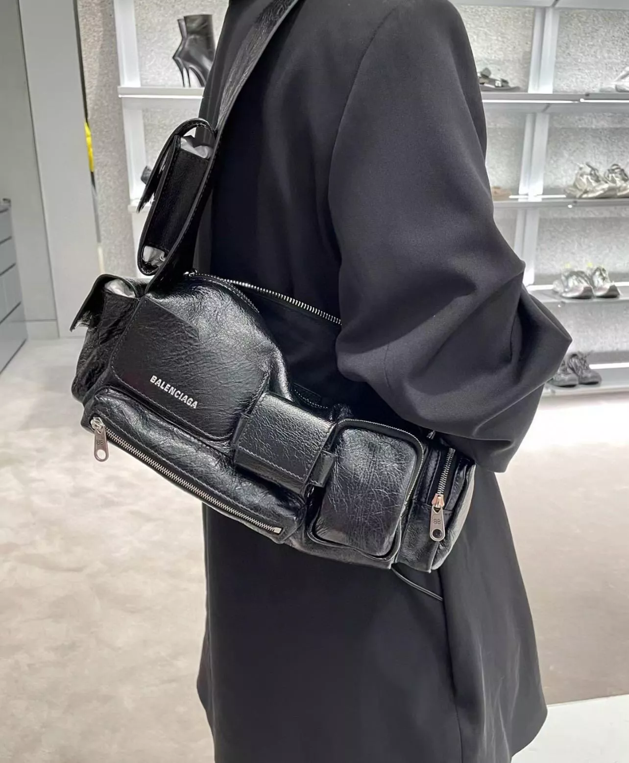 Balenciaga 個性風 superbusy系列 男女肩背包 男包/女包 35cm 多口袋工裝風格