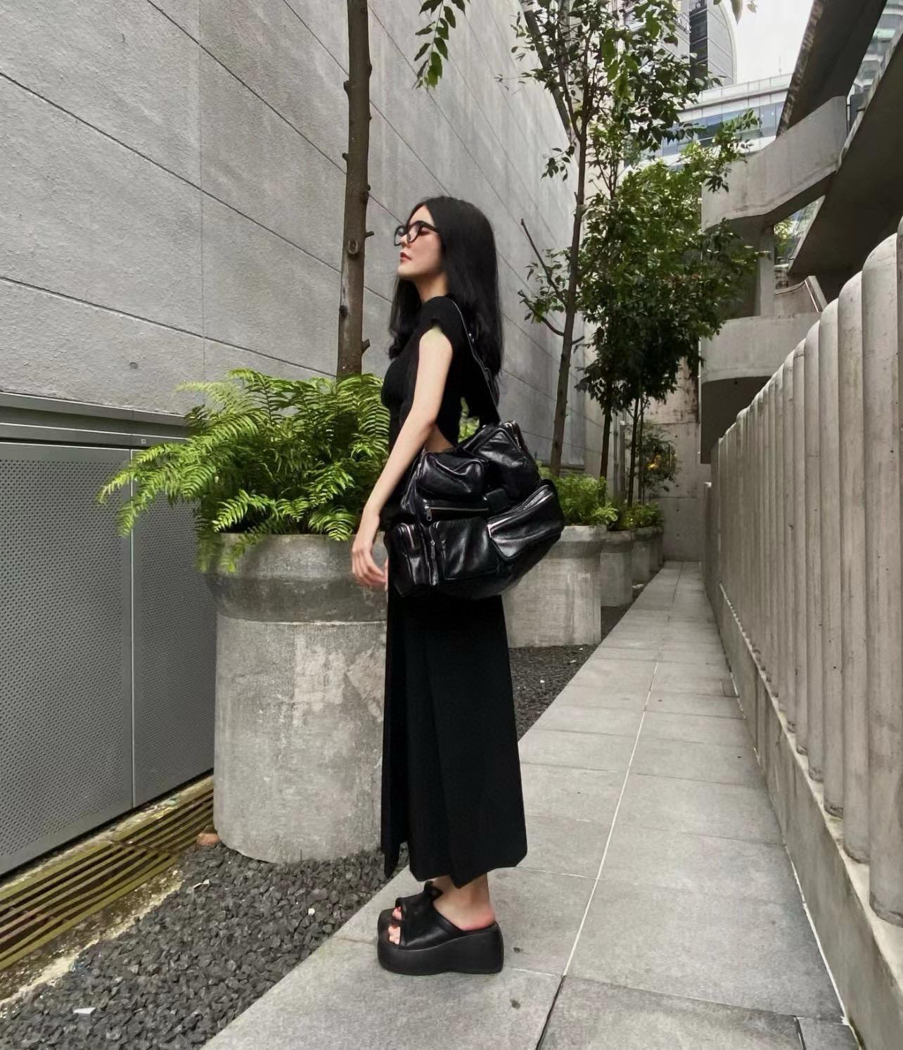 Balenciaga superbusy系列 肩背款 暗黑龐克多口袋機車包 多功能托特腋下包 41cm