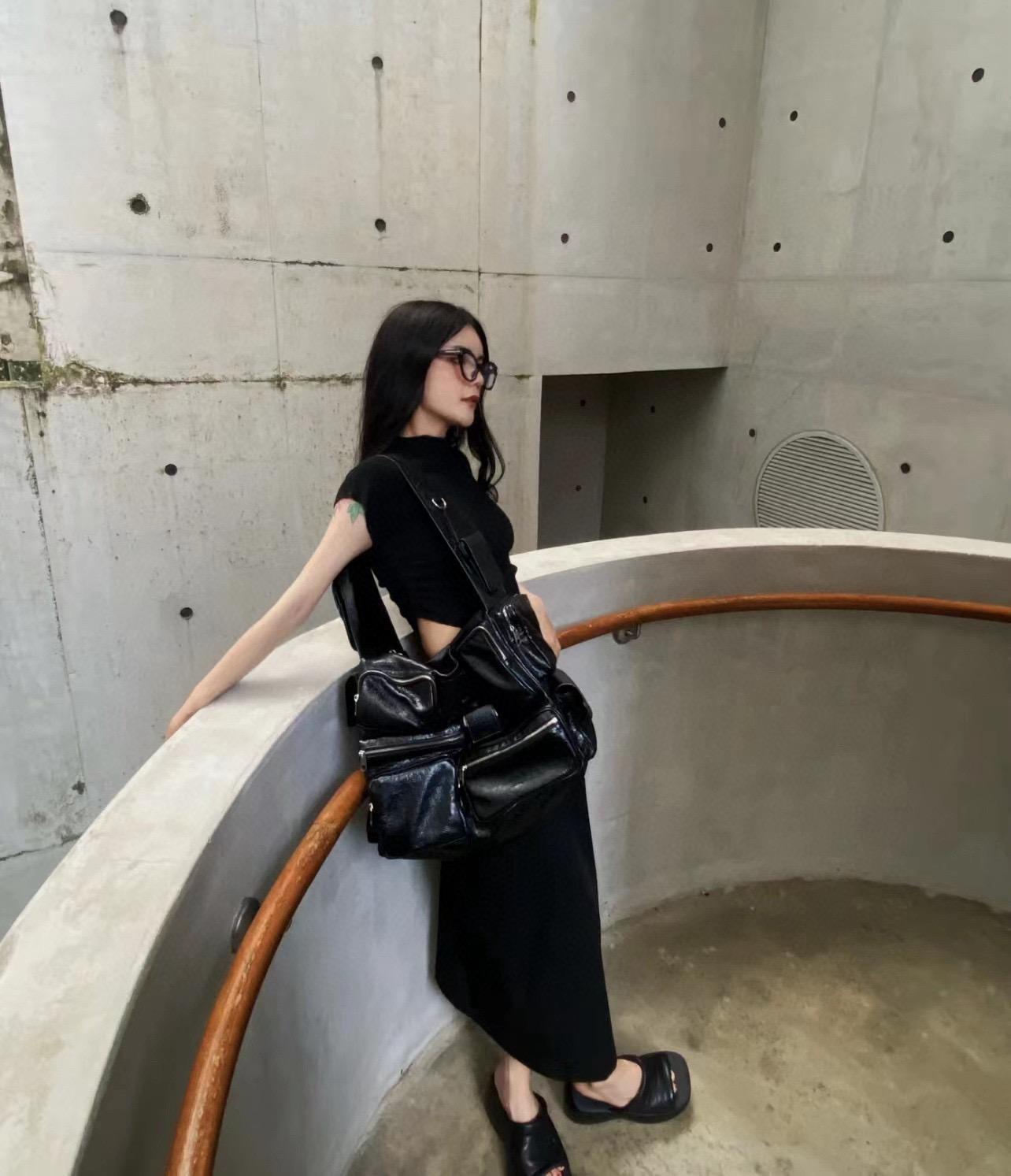 Balenciaga superbusy系列 肩背款 暗黑龐克多口袋機車包 多功能托特腋下包 41cm