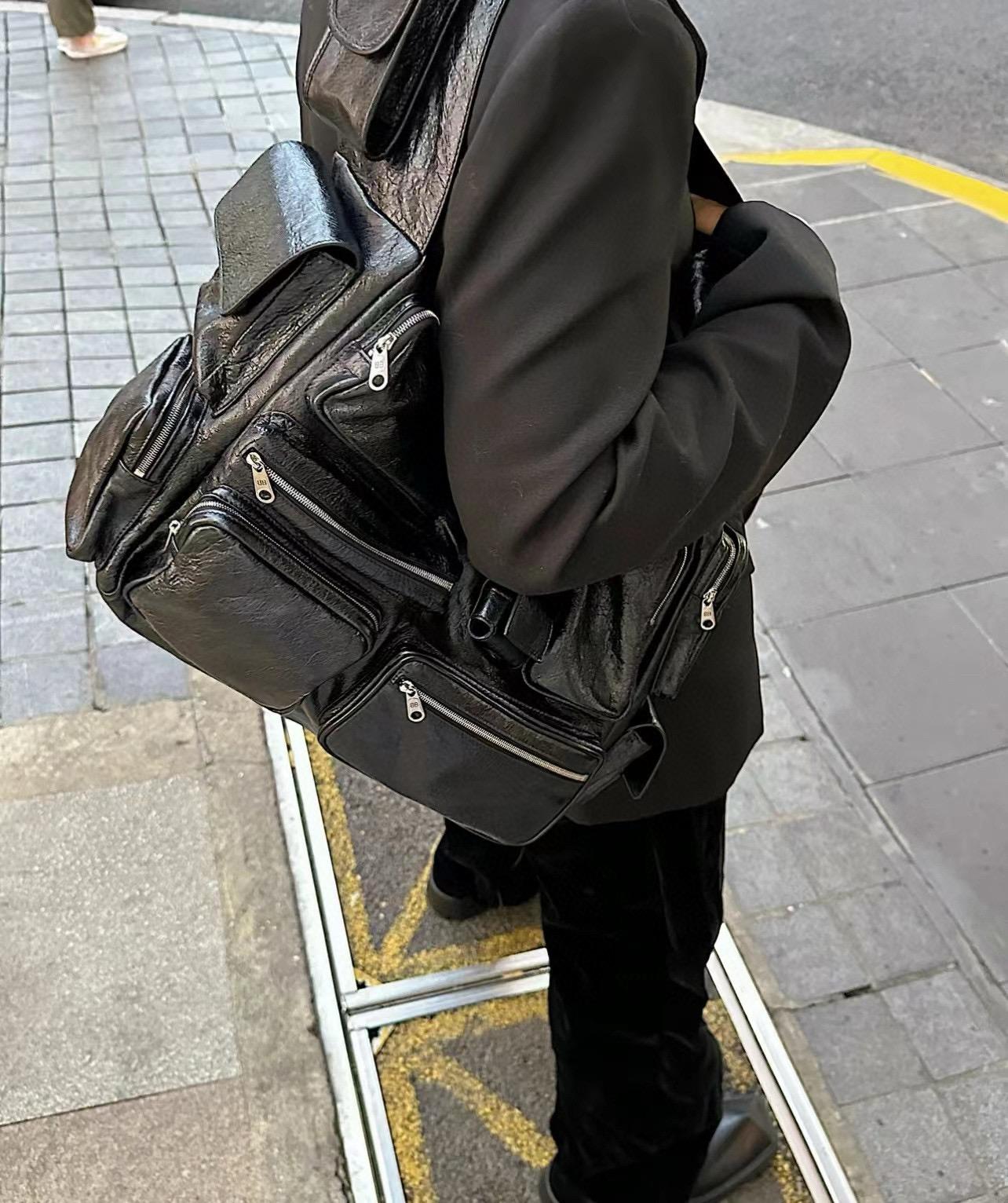 Balenciaga superbusy系列 肩背款 暗黑龐克多口袋機車包 多功能托特腋下包 41cm