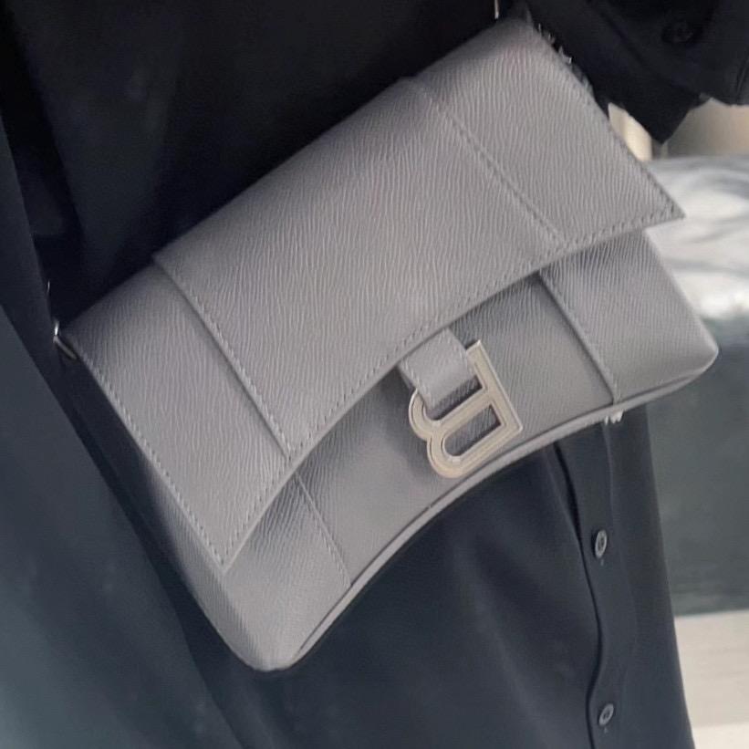 Balenciaga XS 灰色/荔枝紋皮革 downtown 沙漏包 胸包 20cm