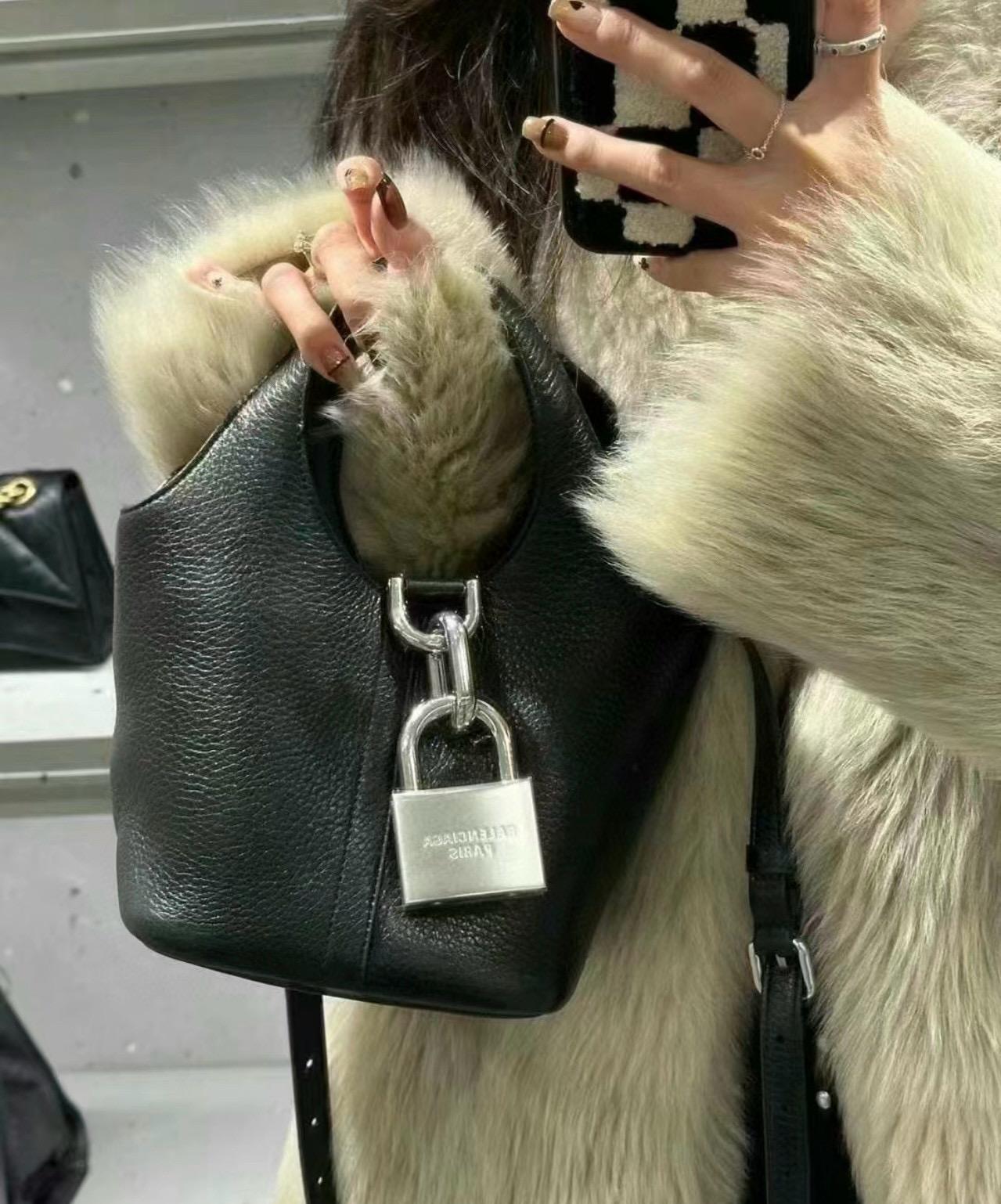 Balenciaga locker hobo 鎖頭菜籃子包 附肩帶🉑斜挎 23cm