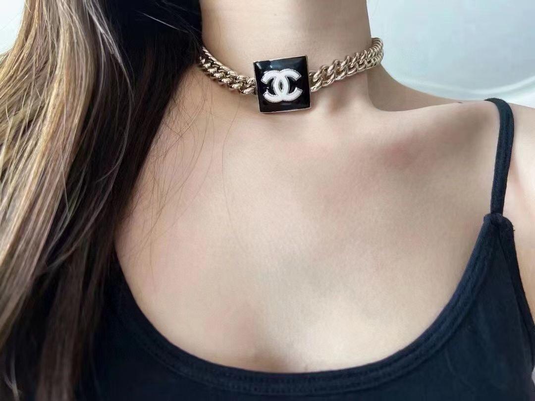 CHANEL 手工坊 黑白琺瑯方塊項鍊/Choker